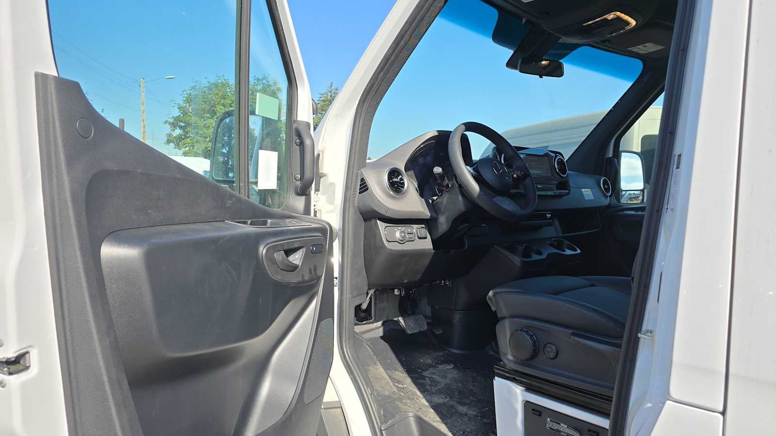 2025 Mercedes-Benz Sprinter Cargo Van 2500 Standard Roof I4 Diesel HO 144 AWD