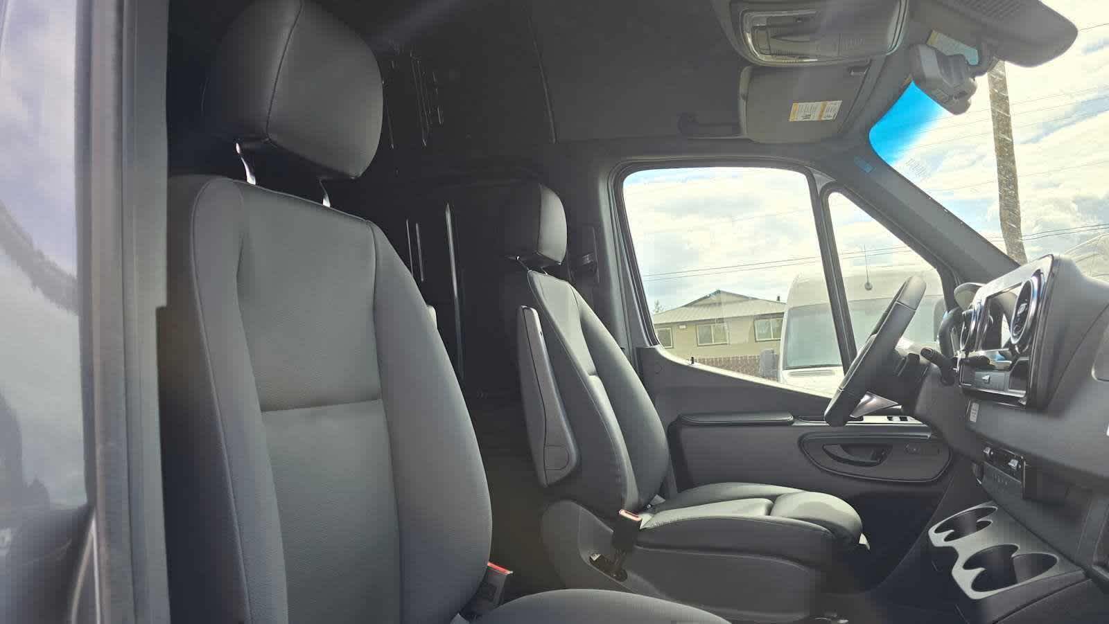 2026 Mercedes-Benz Sprinter 2500 Standard Roof I4 Diesel HO 144 AWD