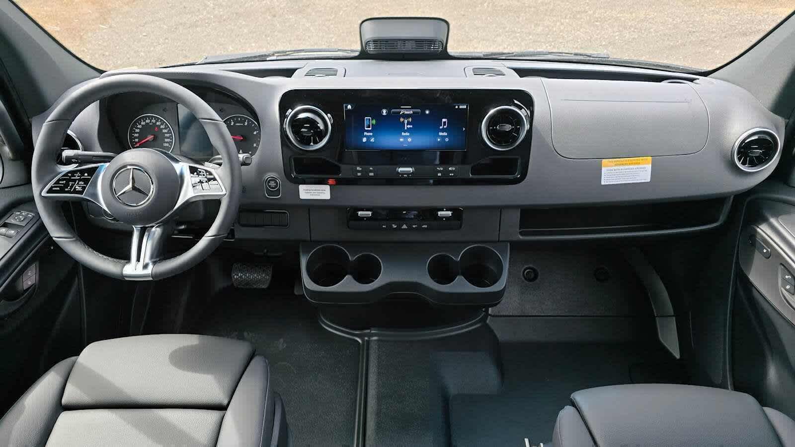 2026 Mercedes-Benz Sprinter 2500 Standard Roof I4 Diesel HO 144 AWD