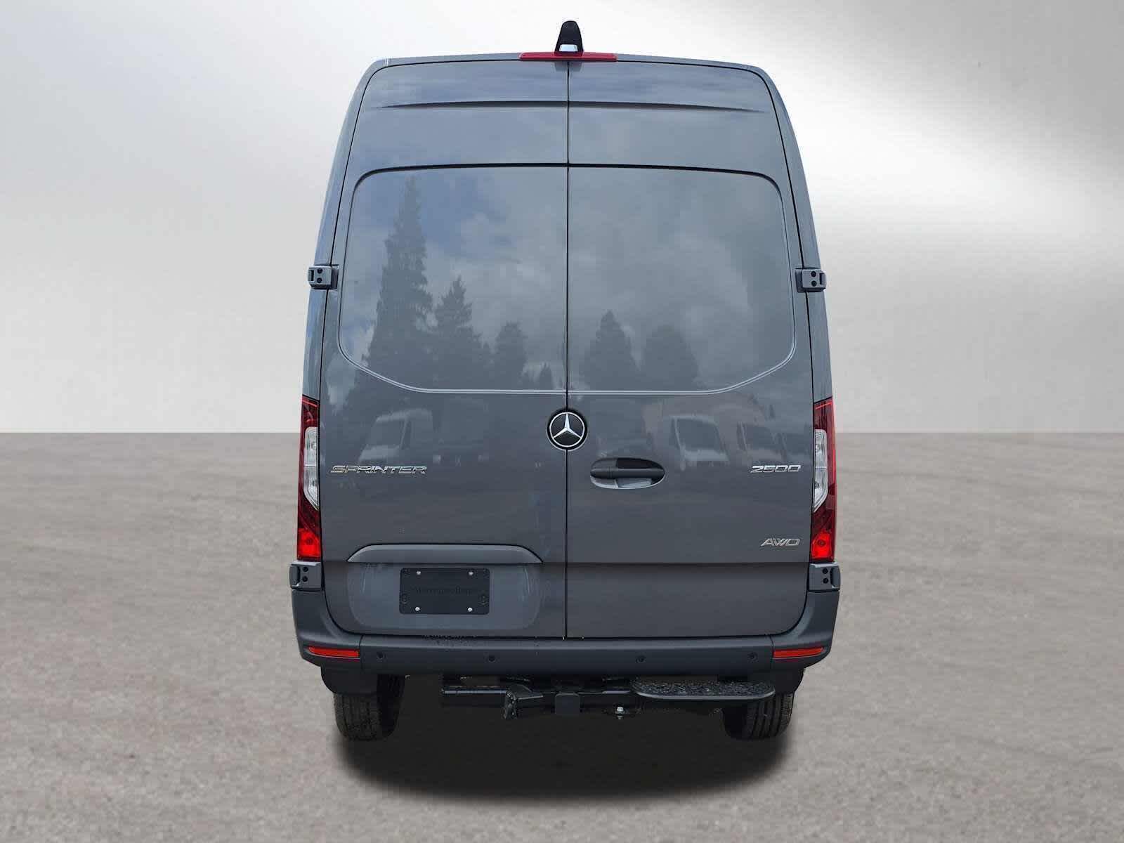 2026 Mercedes-Benz Sprinter 2500 Standard Roof I4 Diesel HO 144 AWD
