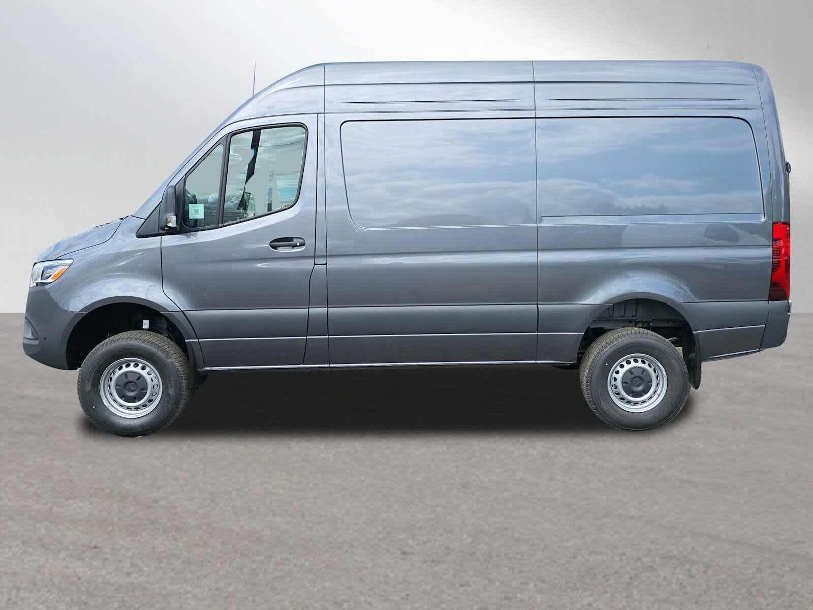 2026 Mercedes-Benz Sprinter 2500 Standard Roof I4 Diesel HO 144 AWD