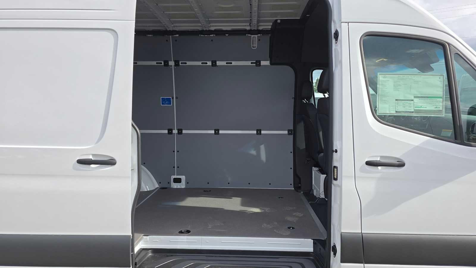 2026 Mercedes-Benz Sprinter 2500 Standard Roof I4 Diesel HO 144 AWD