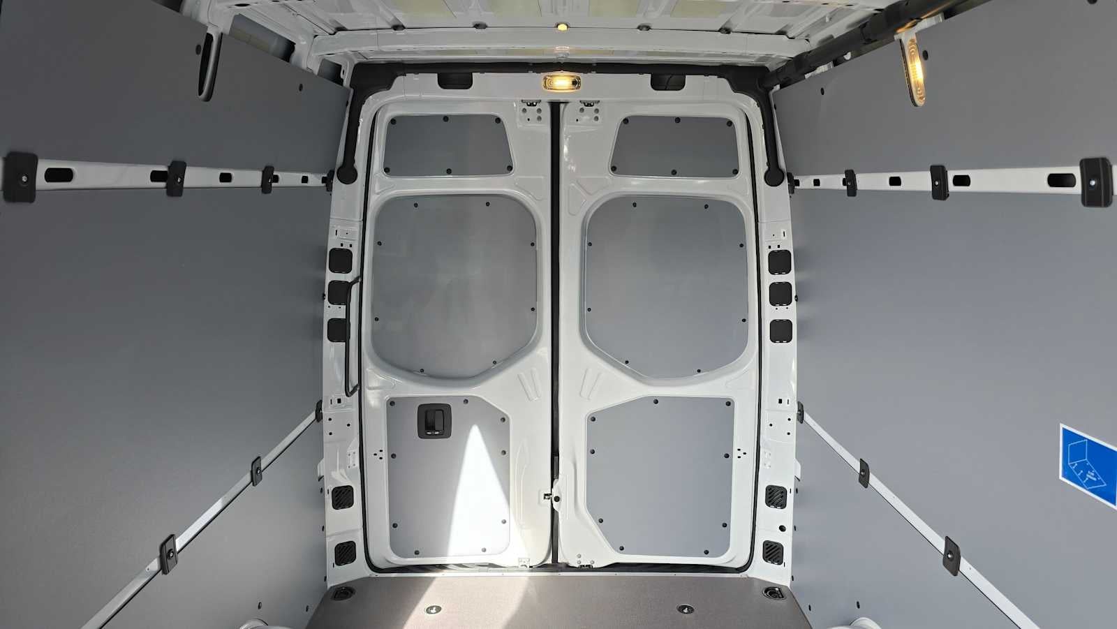 2026 Mercedes-Benz Sprinter 2500 Standard Roof I4 Diesel HO 144 AWD