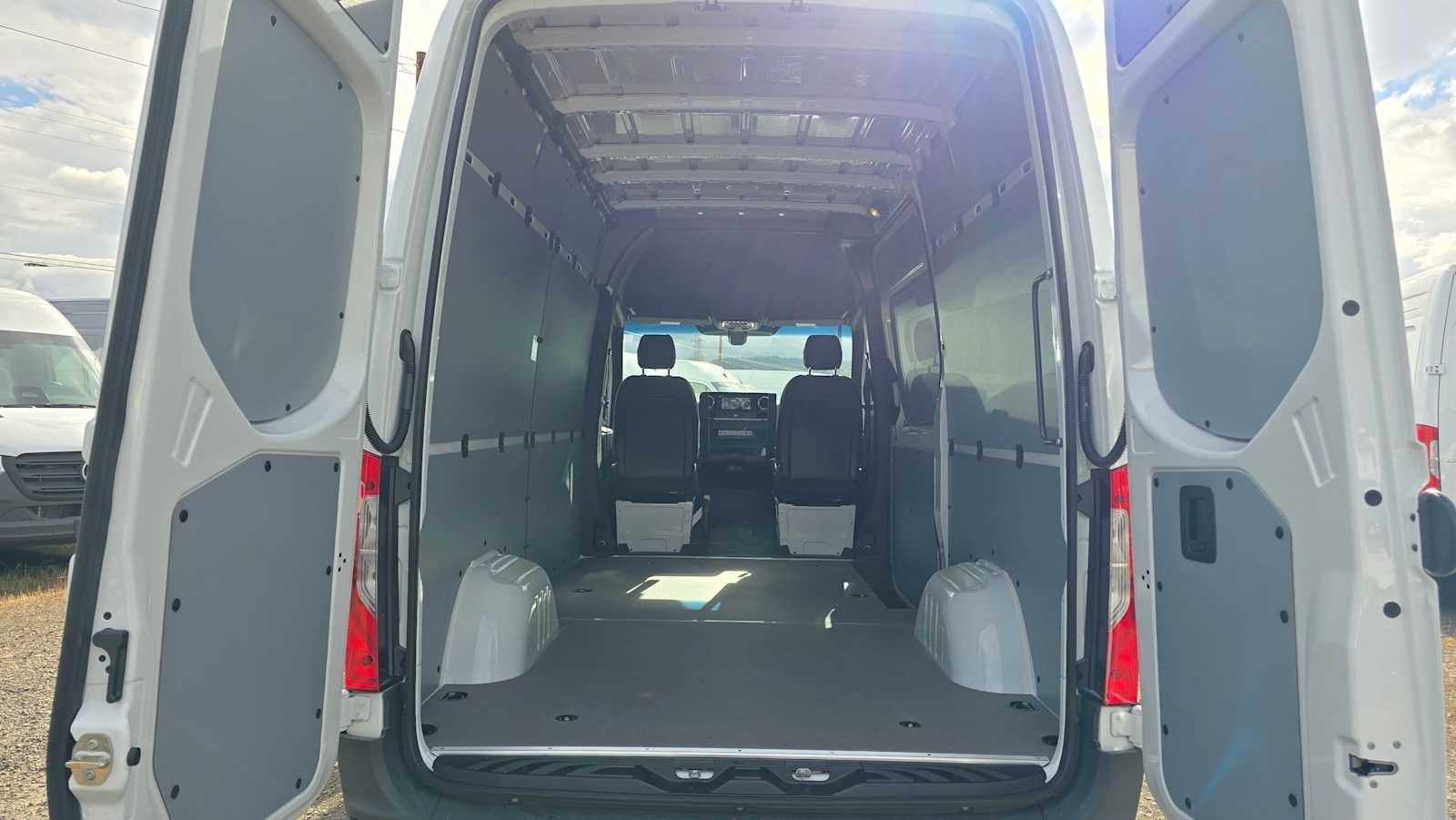2026 Mercedes-Benz Sprinter 2500 Standard Roof I4 Diesel HO 144 AWD