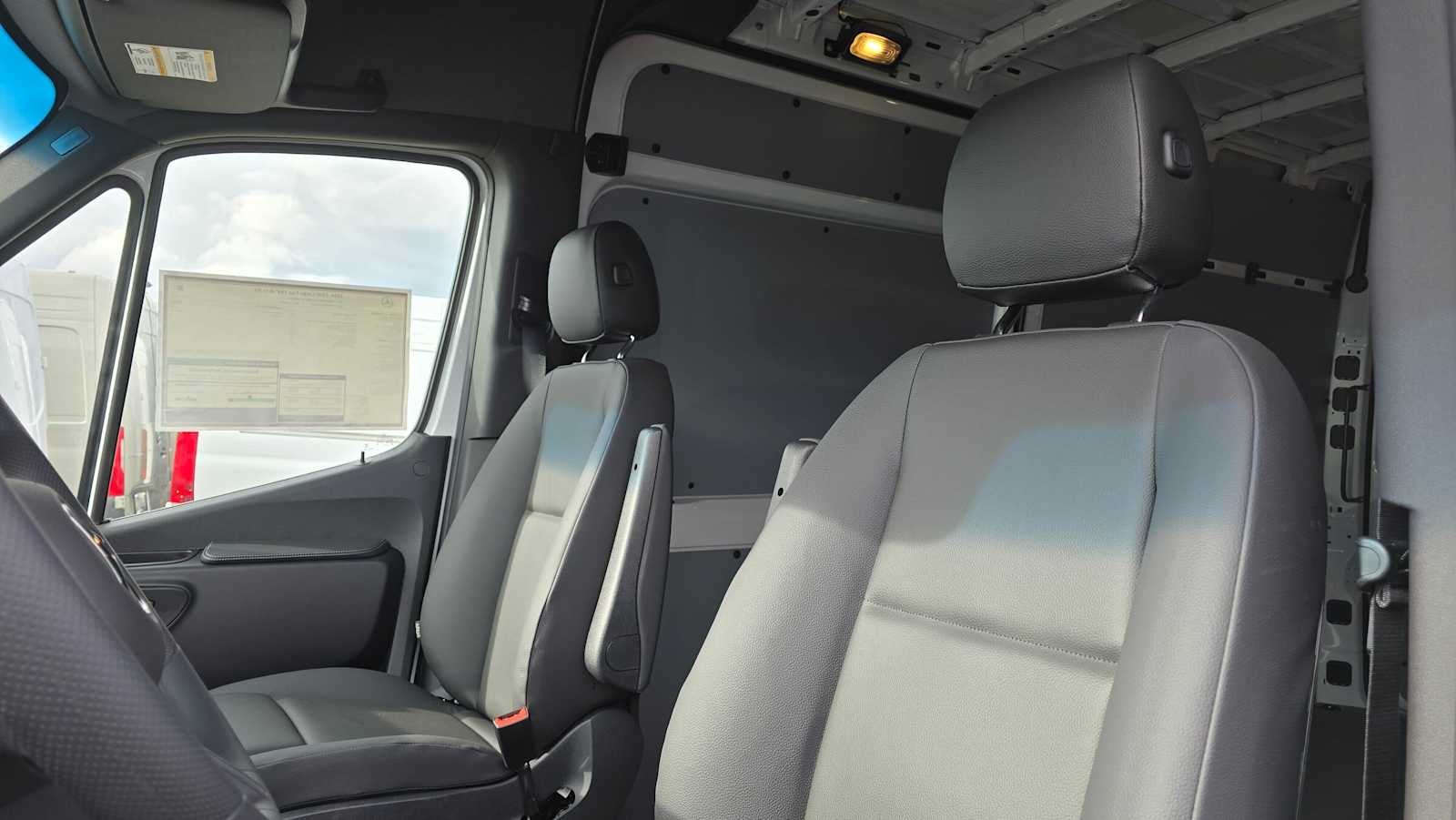 2026 Mercedes-Benz Sprinter 2500 Standard Roof I4 Diesel HO 144 AWD