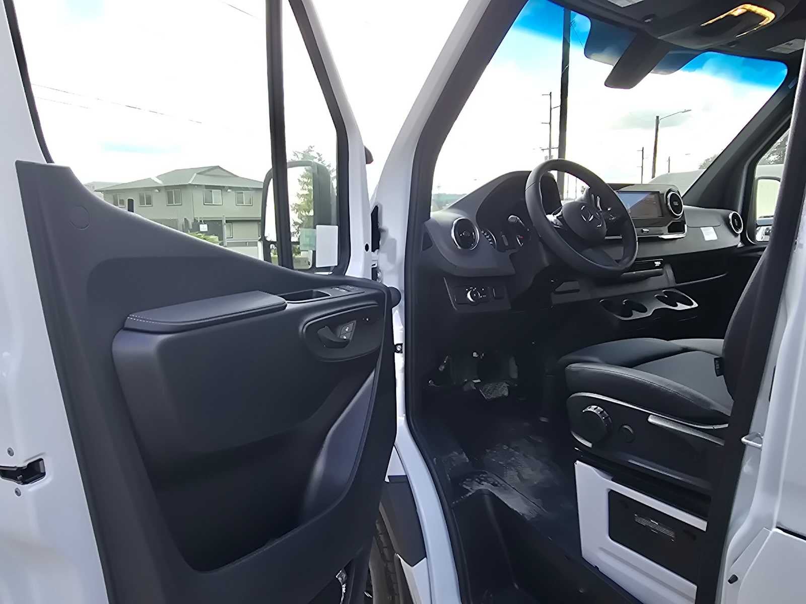 2026 Mercedes-Benz Sprinter 2500 Standard Roof I4 Diesel HO 144 AWD