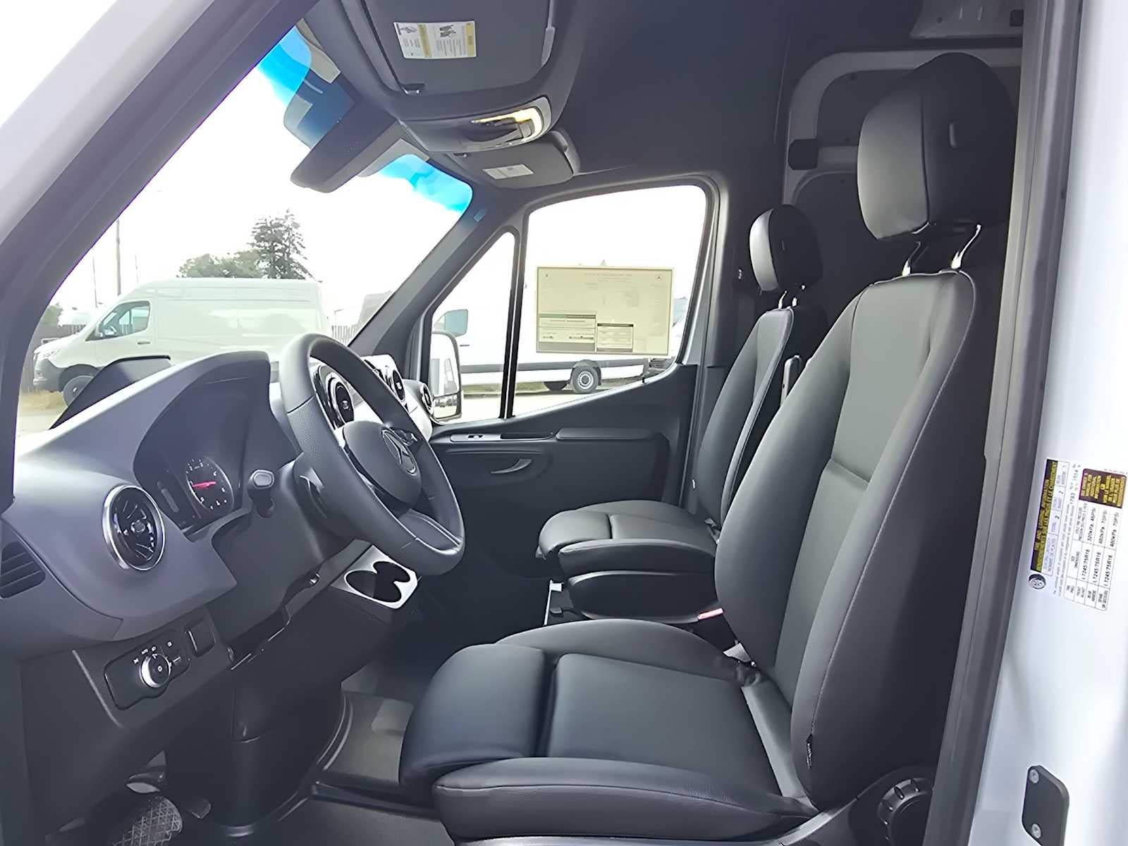 2026 Mercedes-Benz Sprinter 2500 Standard Roof I4 Diesel HO 144 AWD
