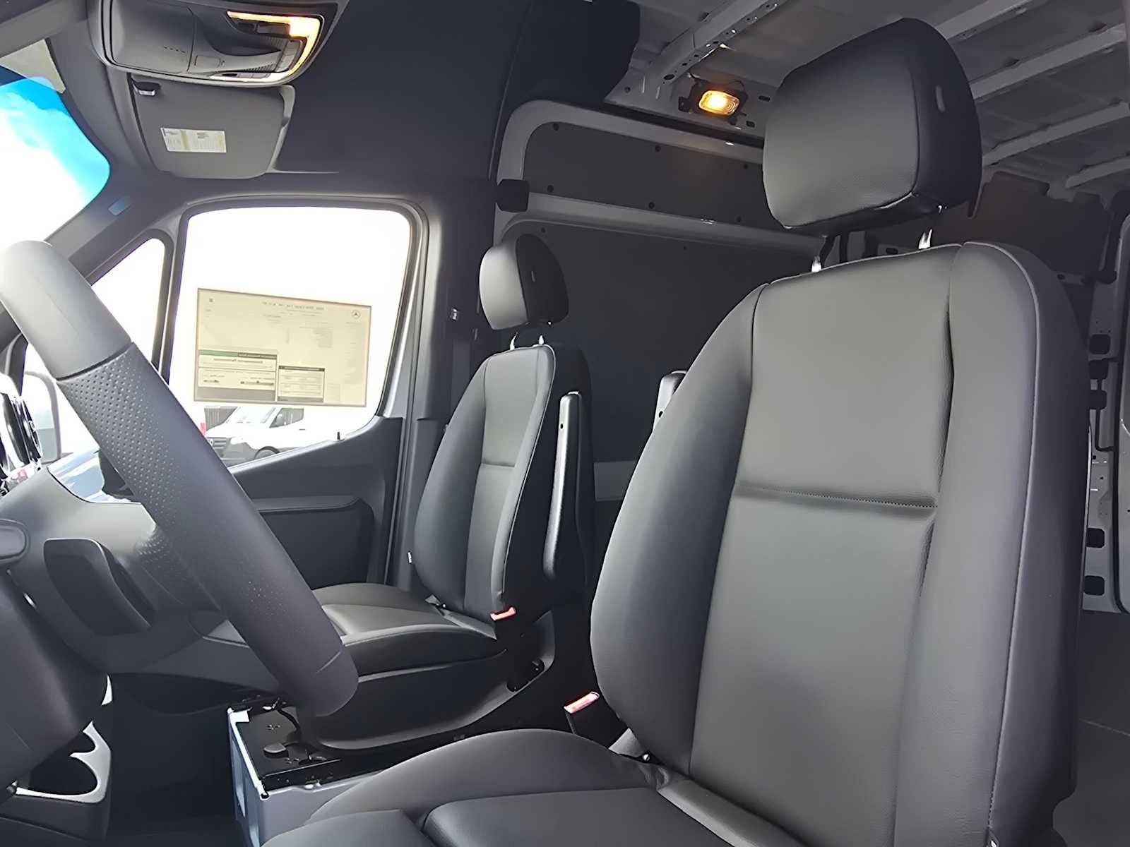 2026 Mercedes-Benz Sprinter 2500 Standard Roof I4 Diesel HO 144 AWD