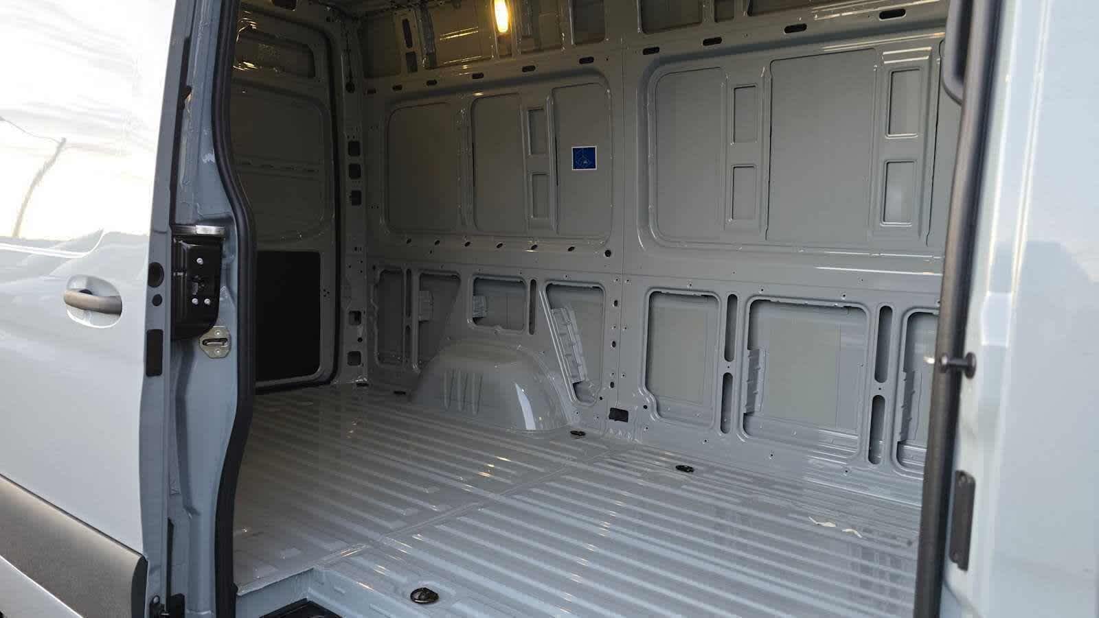 2026 Mercedes-Benz Sprinter 2500 Standard Roof I4 Diesel HO 144" AWD