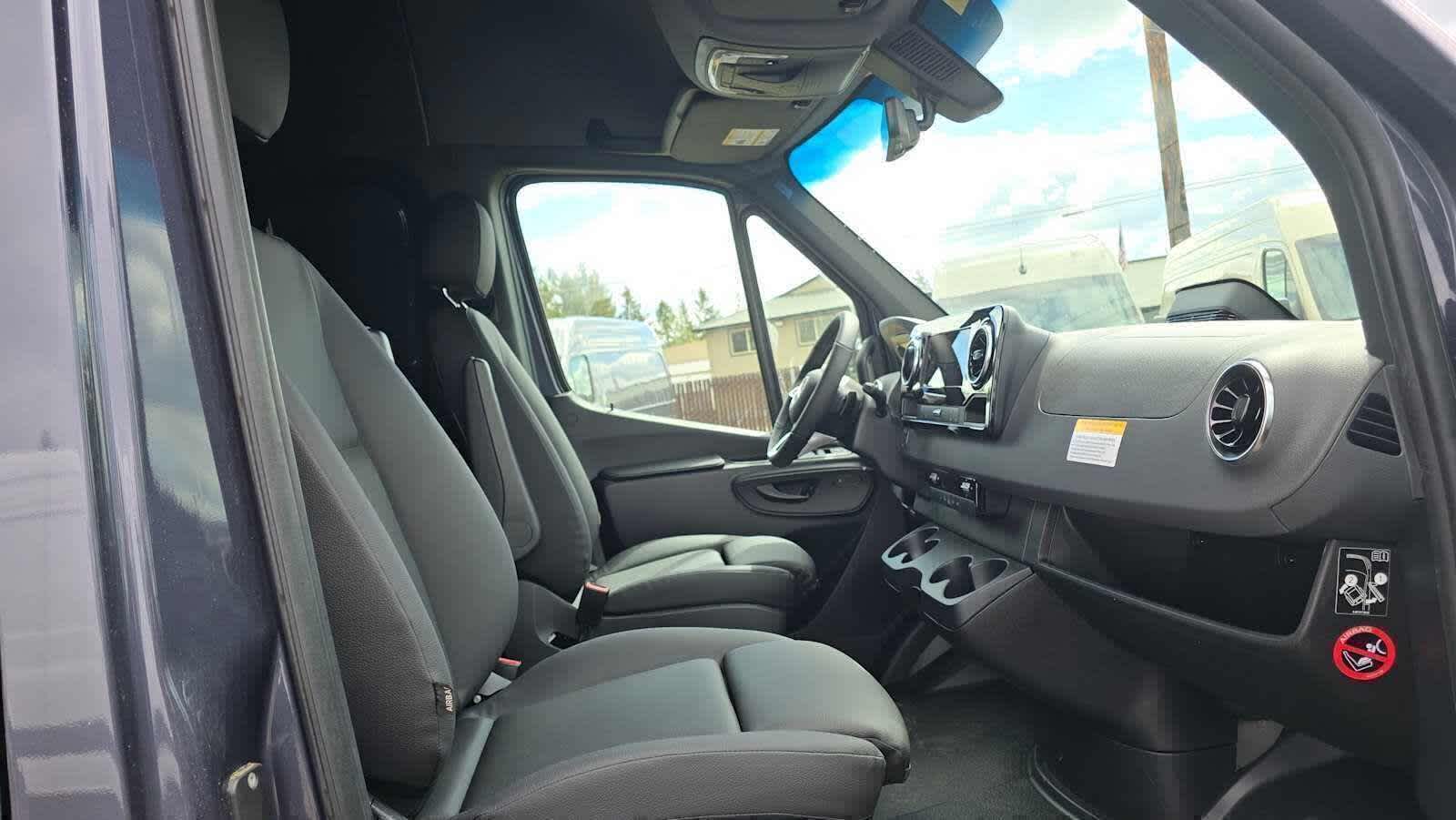 2026 Mercedes-Benz Sprinter 2500 Standard Roof I4 Diesel HO 144 AWD