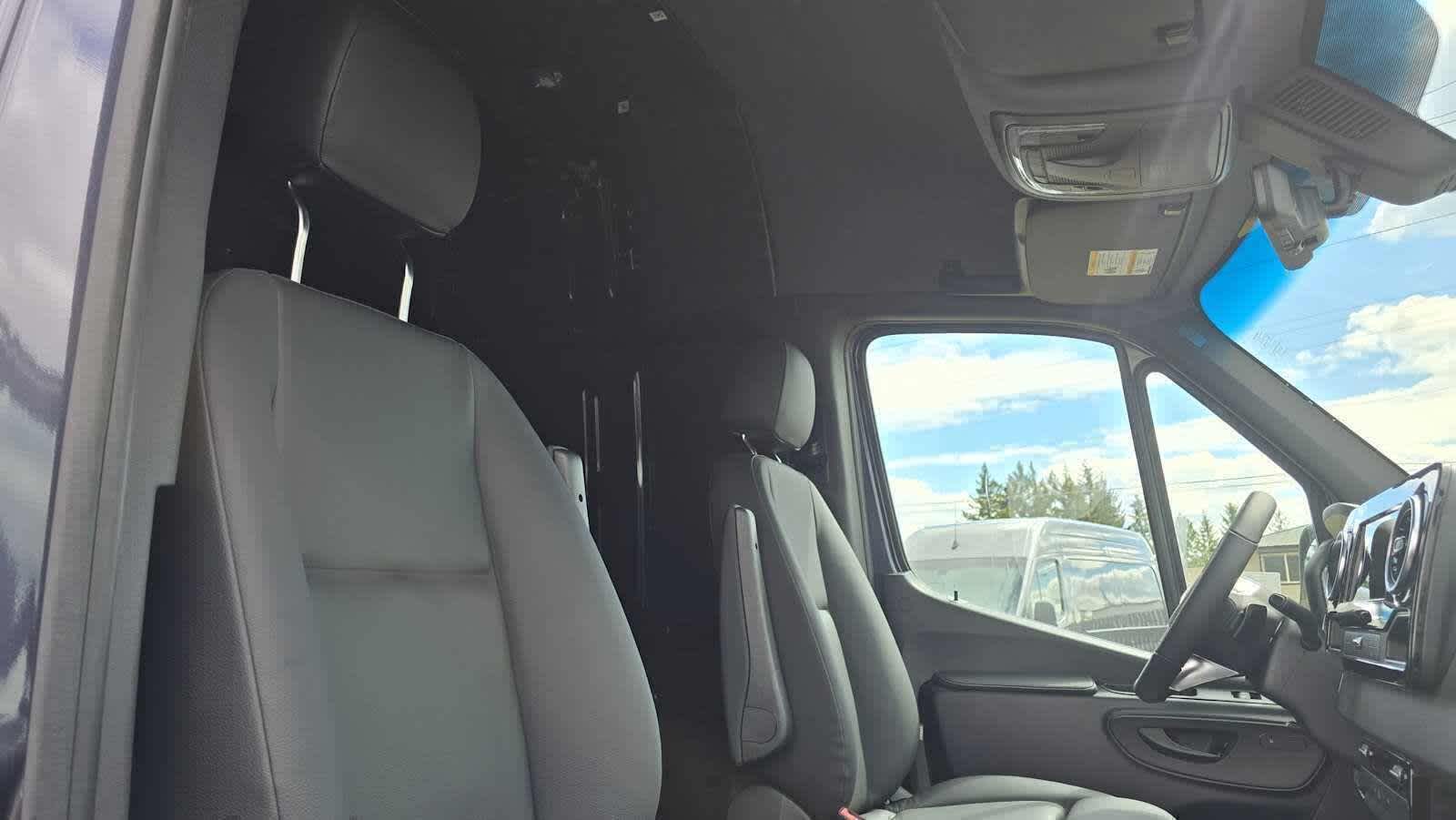 2026 Mercedes-Benz Sprinter 2500 Standard Roof I4 Diesel HO 144 AWD