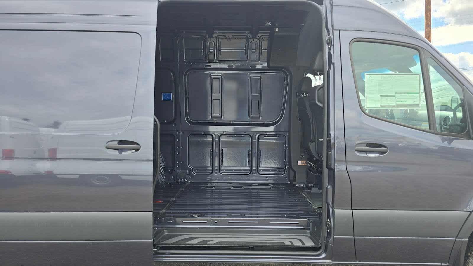 2026 Mercedes-Benz Sprinter 2500 Standard Roof I4 Diesel HO 144 AWD