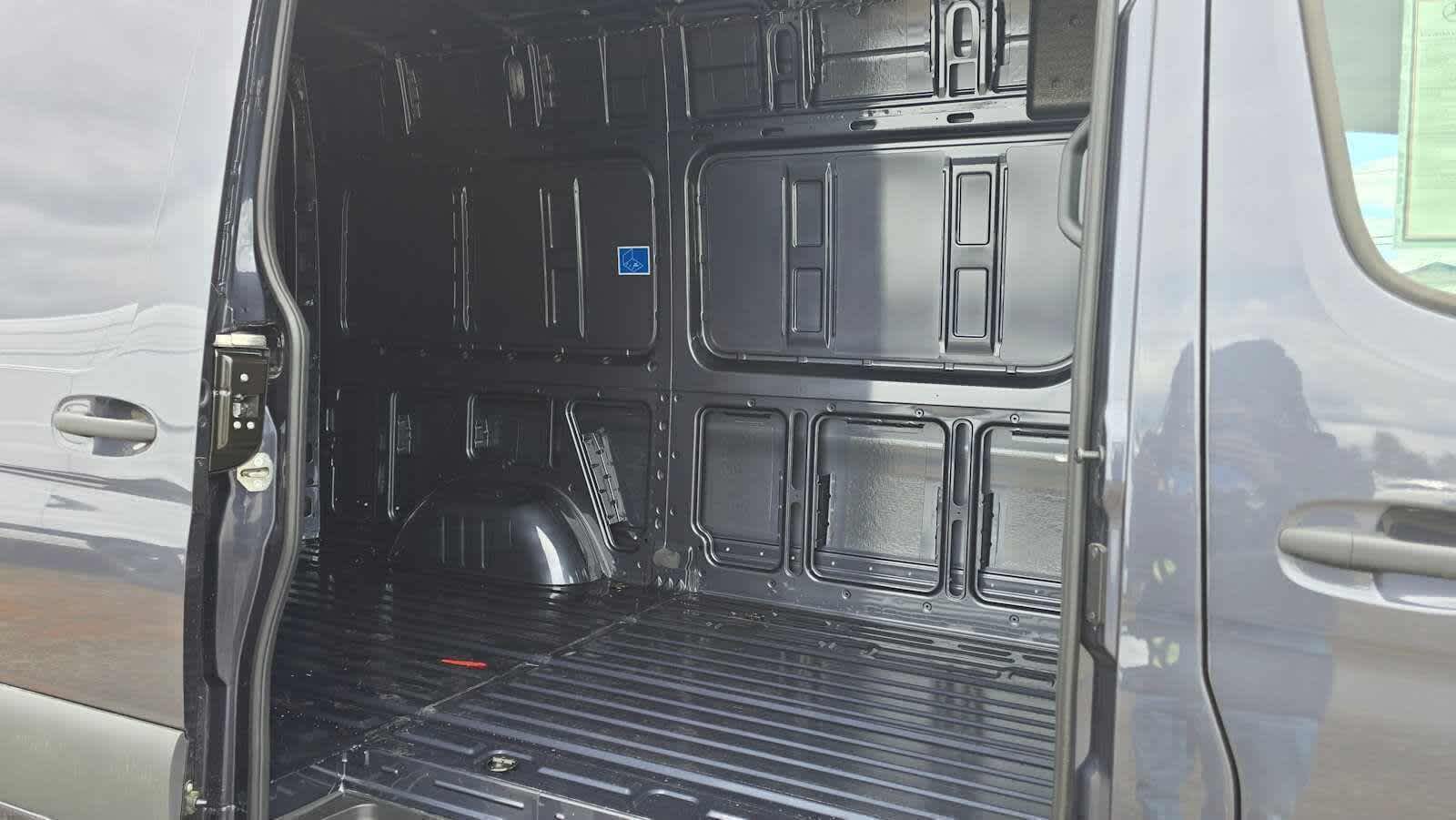 2026 Mercedes-Benz Sprinter 2500 Standard Roof I4 Diesel HO 144 AWD