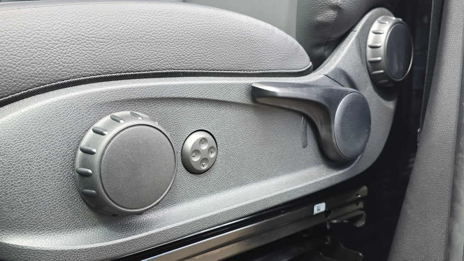 2026 Mercedes-Benz Sprinter 2500 Standard Roof I4 Diesel HO 144 AWD