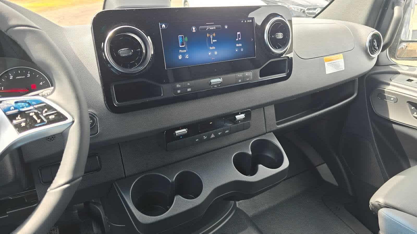 2026 Mercedes-Benz Sprinter 2500 Standard Roof I4 Diesel HO 144 AWD