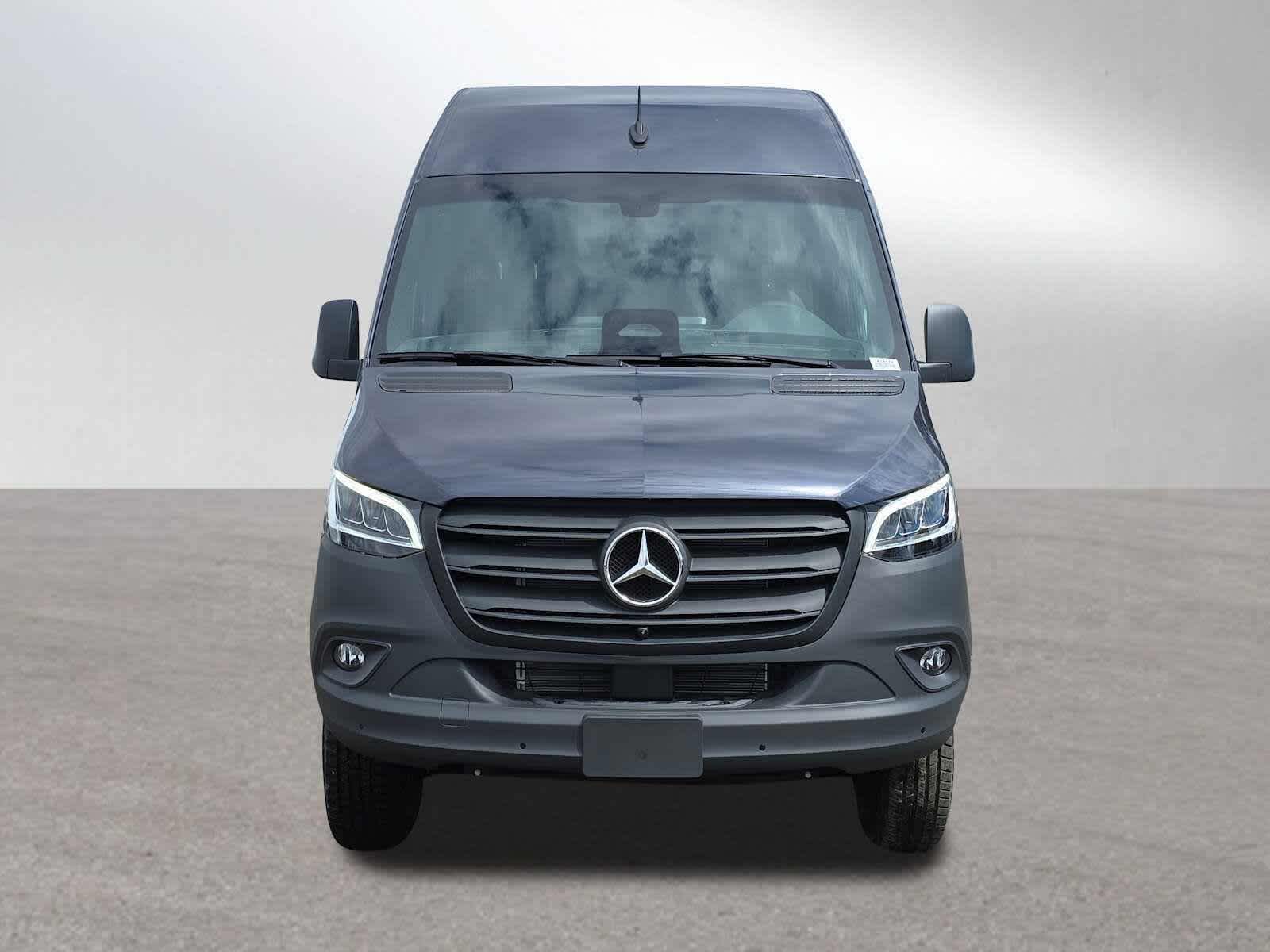 2026 Mercedes-Benz Sprinter 2500 Standard Roof I4 Diesel HO 144 AWD