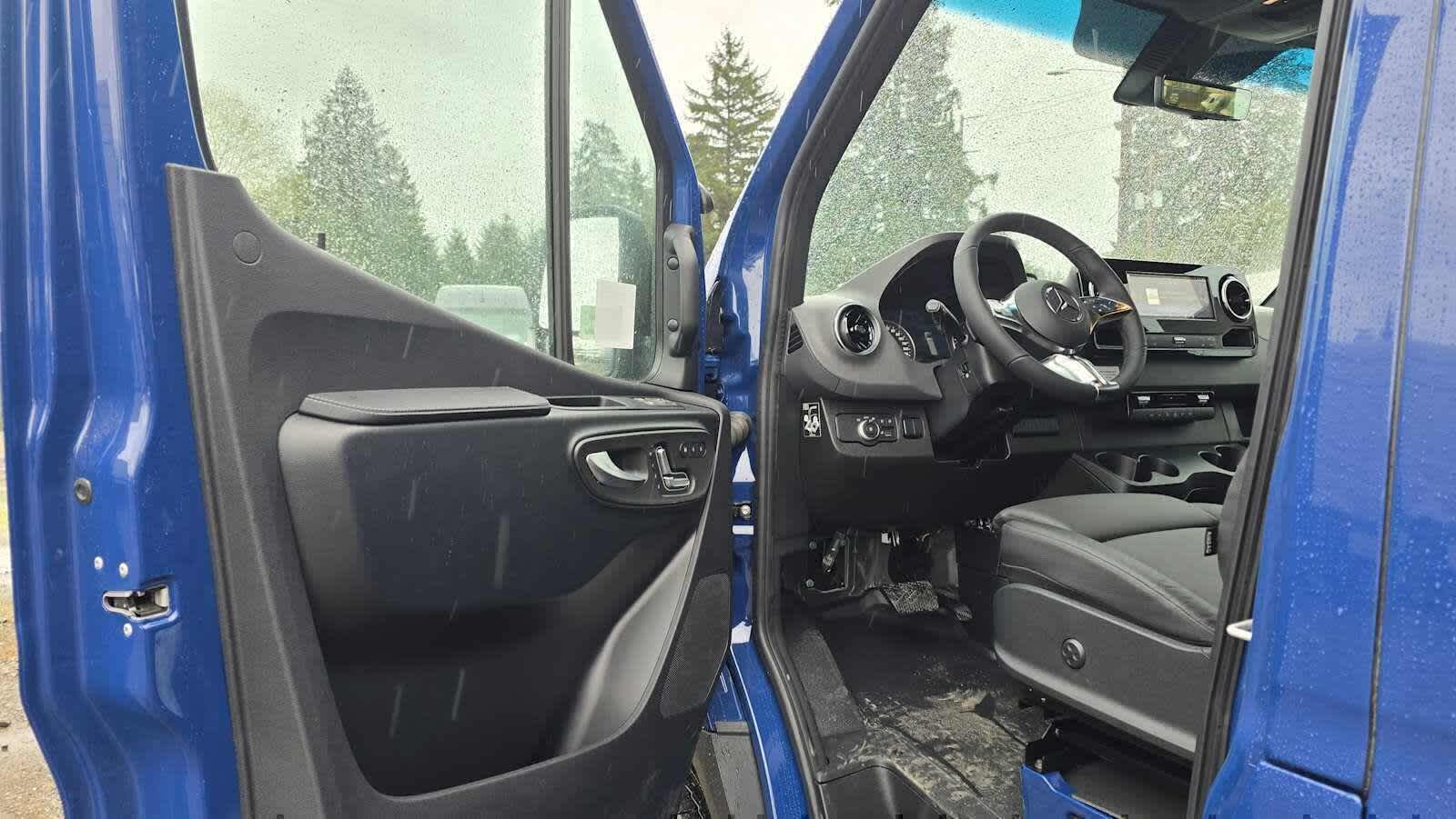 2026 Mercedes-Benz Sprinter 2500 Standard Roof I4 Diesel HO 144 AWD