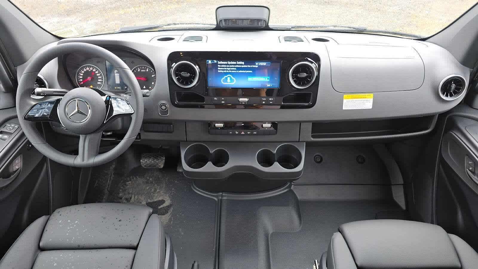 2026 Mercedes-Benz Sprinter 2500 Standard Roof I4 Diesel HO 144 AWD