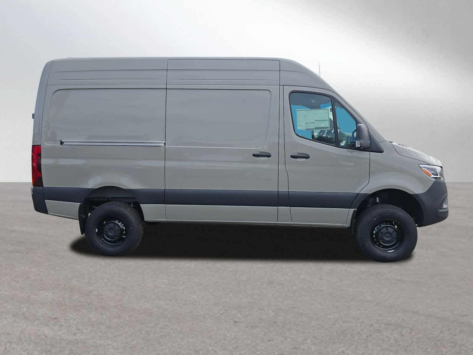 2026 Mercedes-Benz Sprinter 2500 Standard Roof I4 Diesel HO 144 AWD