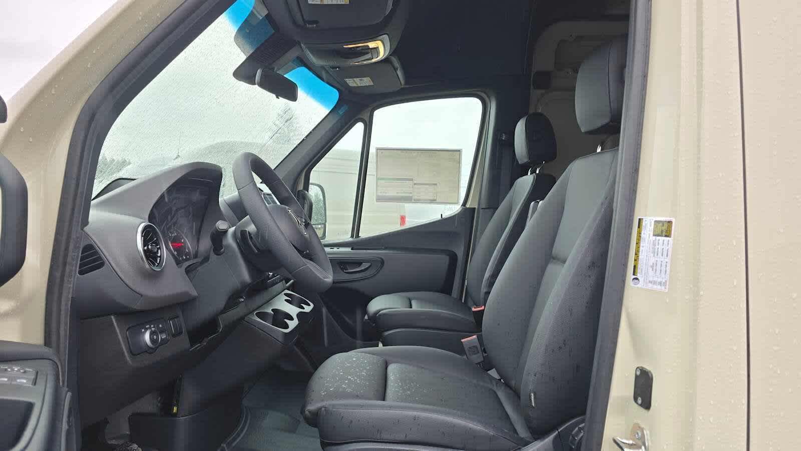 2026 Mercedes-Benz Sprinter 2500 Standard Roof I4 Diesel HO 144 AWD