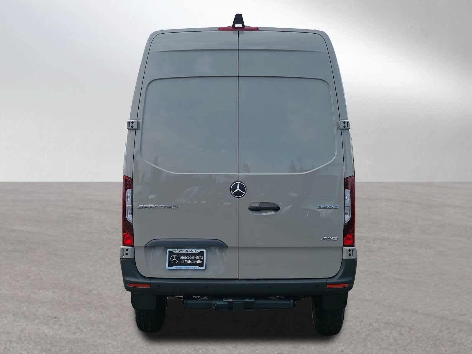 2026 Mercedes-Benz Sprinter 2500 Standard Roof I4 Diesel HO 144 AWD