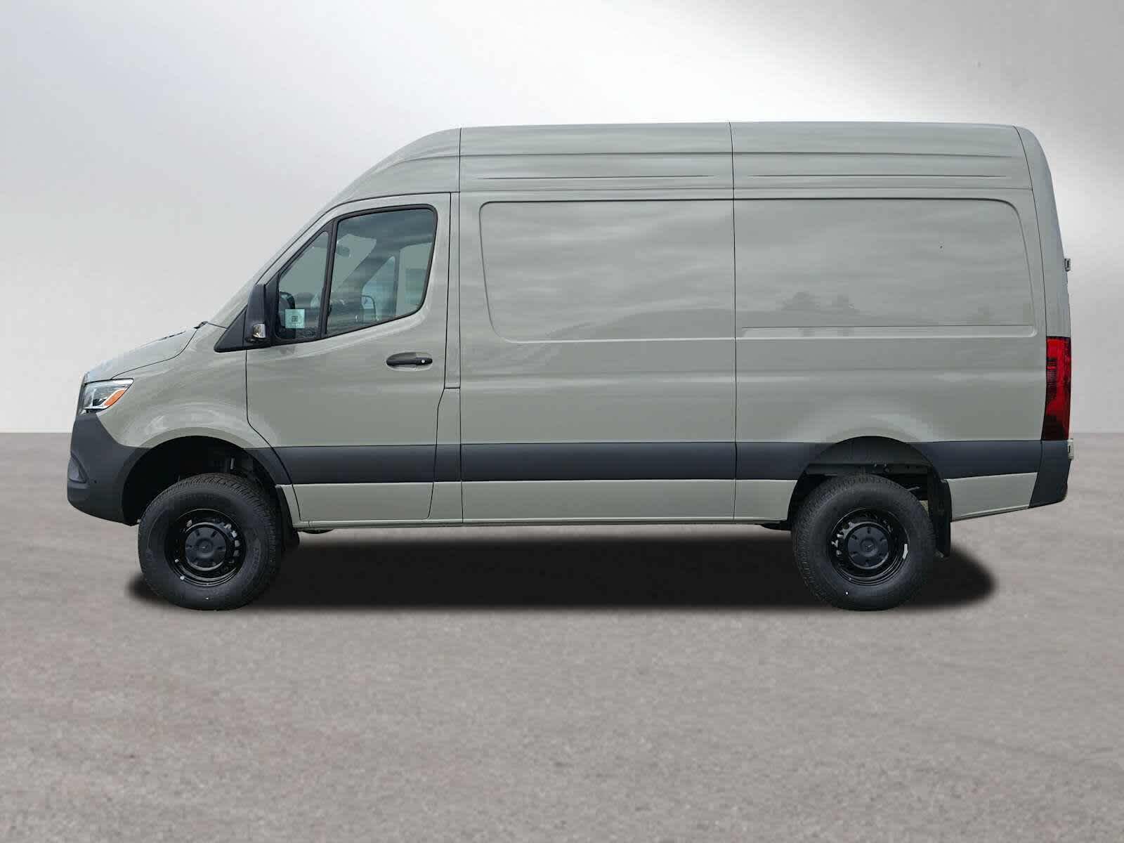 2026 Mercedes-Benz Sprinter 2500 Standard Roof I4 Diesel HO 144 AWD