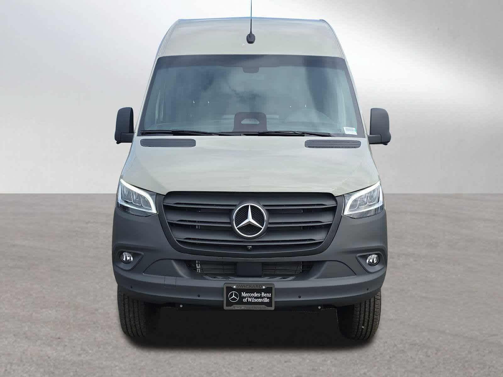 2026 Mercedes-Benz Sprinter 2500 Standard Roof I4 Diesel HO 144 AWD