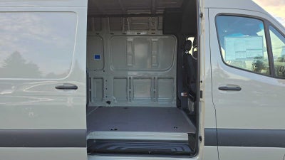 2026 Mercedes-Benz Sprinter 2500 Standard Roof I4 Diesel HO 144" AWD