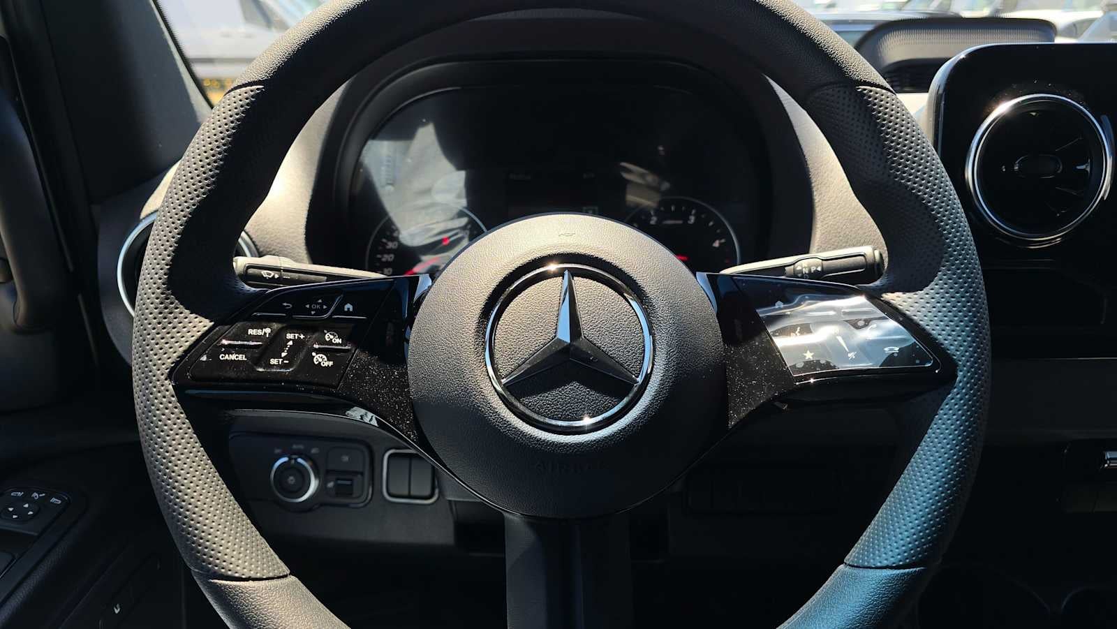 2026 Mercedes-Benz Sprinter 2500 Standard Roof I4 Diesel HO 144 AWD