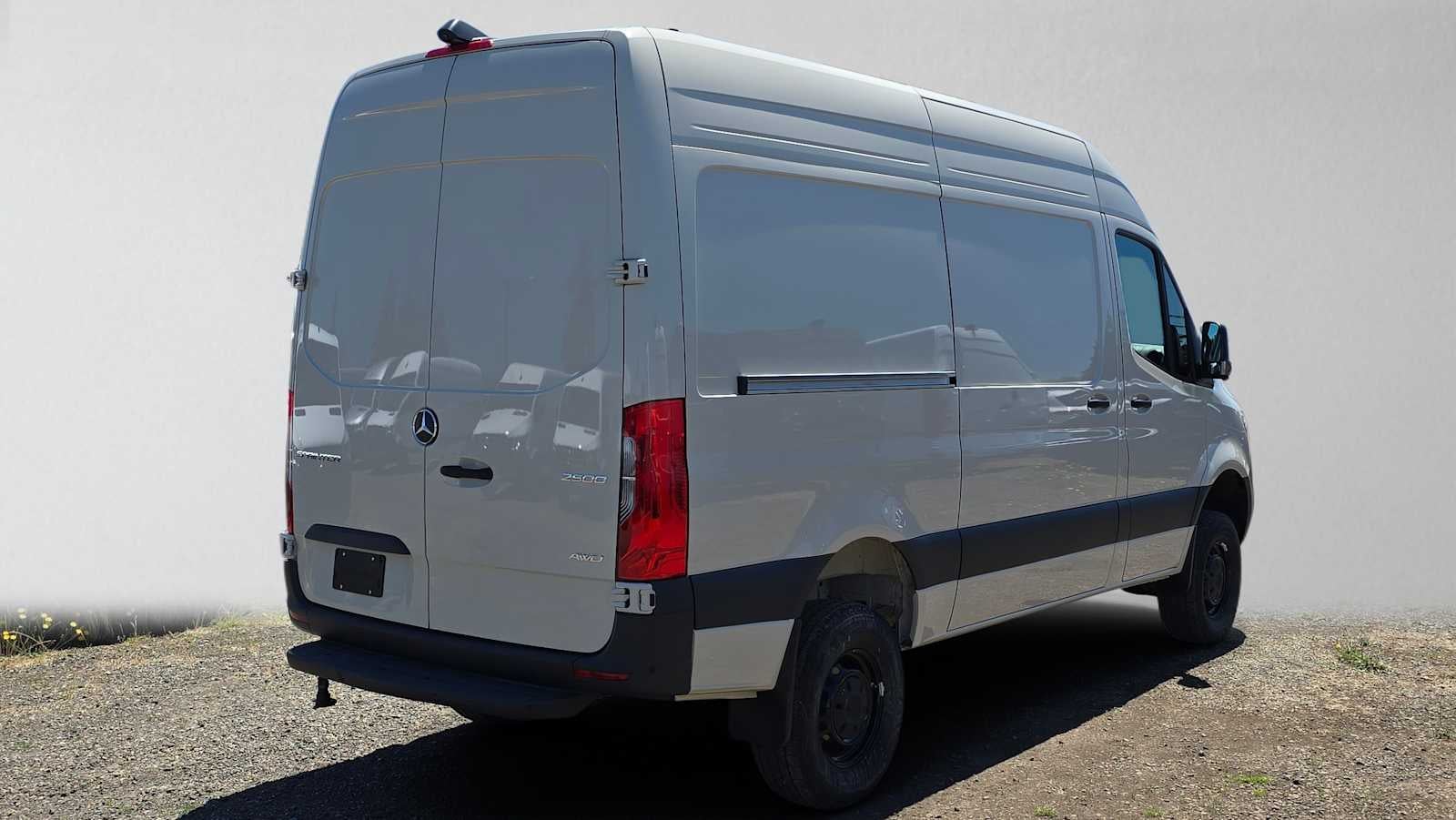 2026 Mercedes-Benz Sprinter 2500 Standard Roof I4 Diesel HO 144 AWD