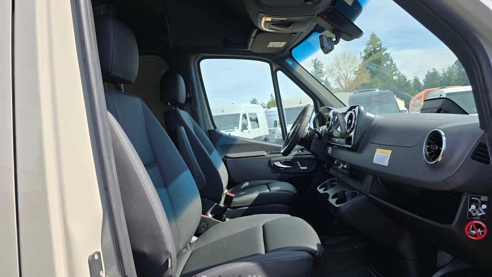 2026 Mercedes-Benz Sprinter 2500 Standard Roof I4 Diesel HO 144 AWD