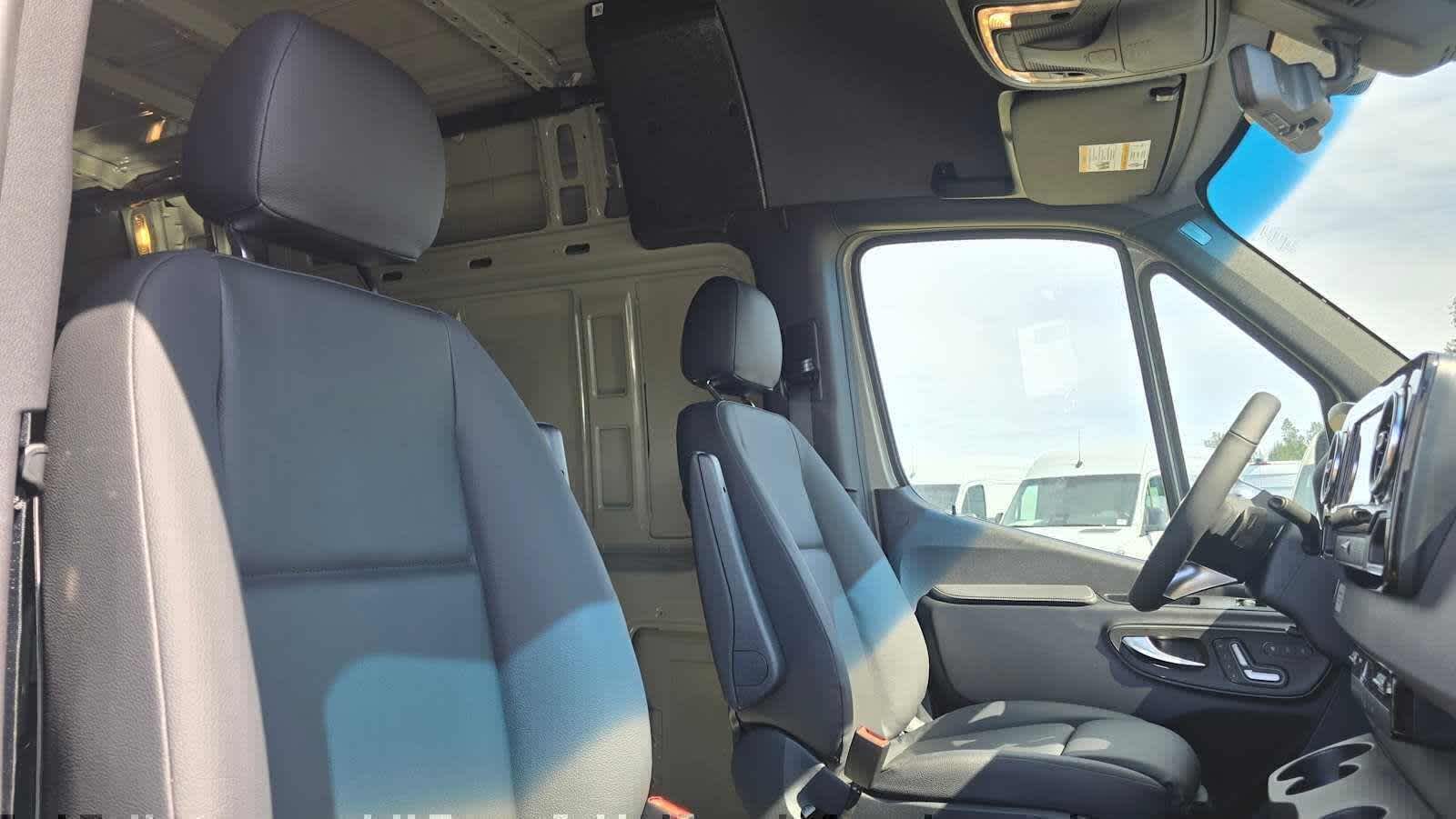 2026 Mercedes-Benz Sprinter 2500 Standard Roof I4 Diesel HO 144 AWD