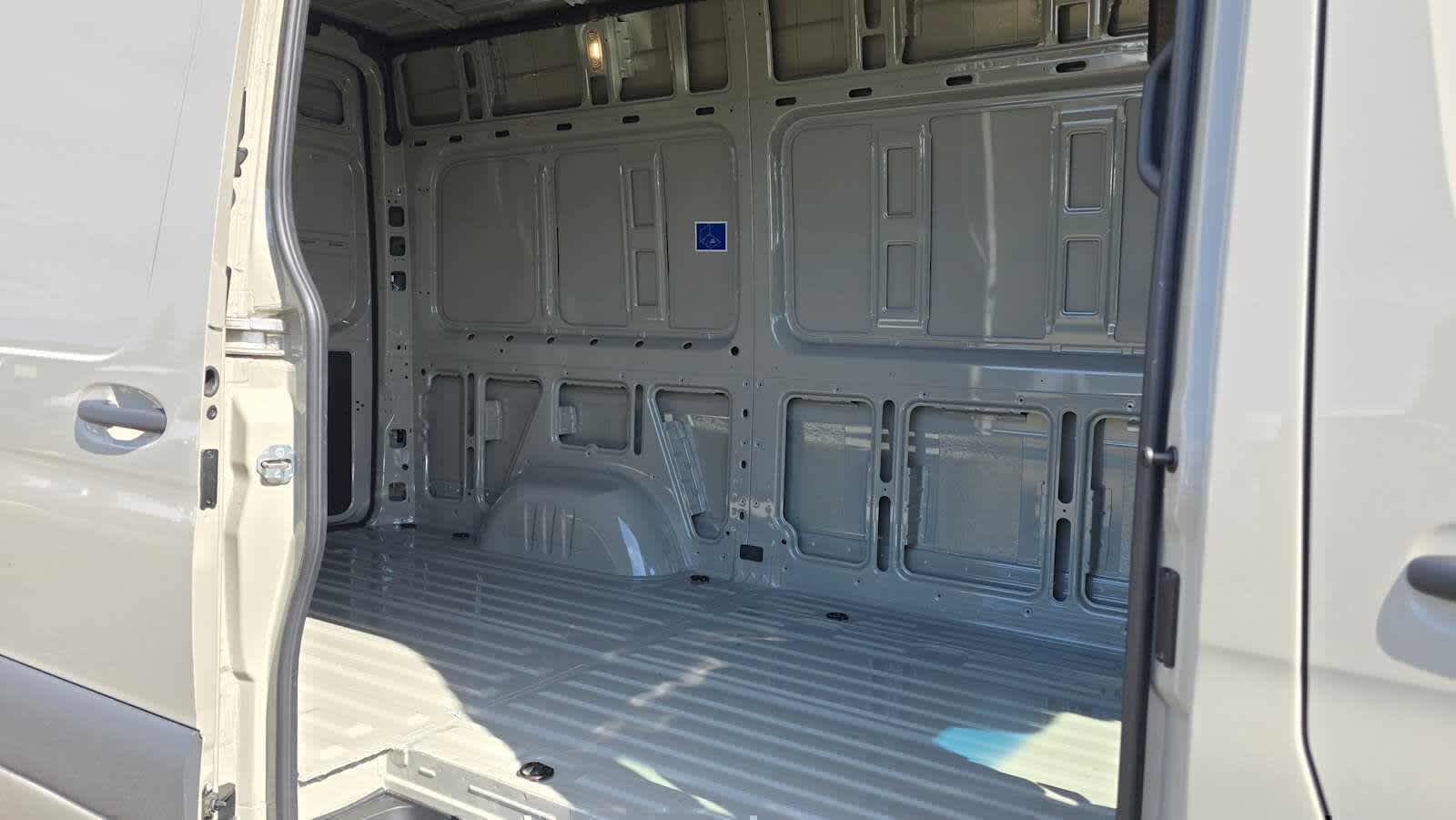 2026 Mercedes-Benz Sprinter 2500 Standard Roof I4 Diesel HO 144 AWD