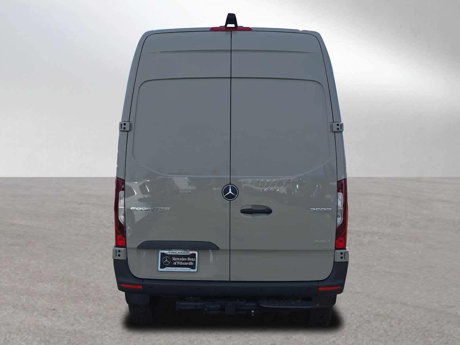 2026 Mercedes-Benz Sprinter 2500 Standard Roof I4 Diesel HO 144 AWD