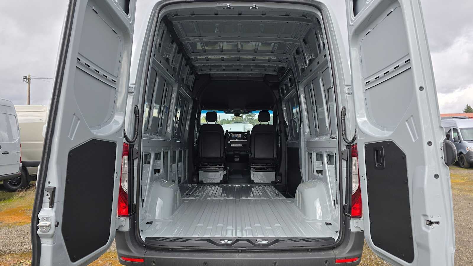 2026 Mercedes-Benz Sprinter 2500 Standard Roof I4 Diesel HO 144" AWD