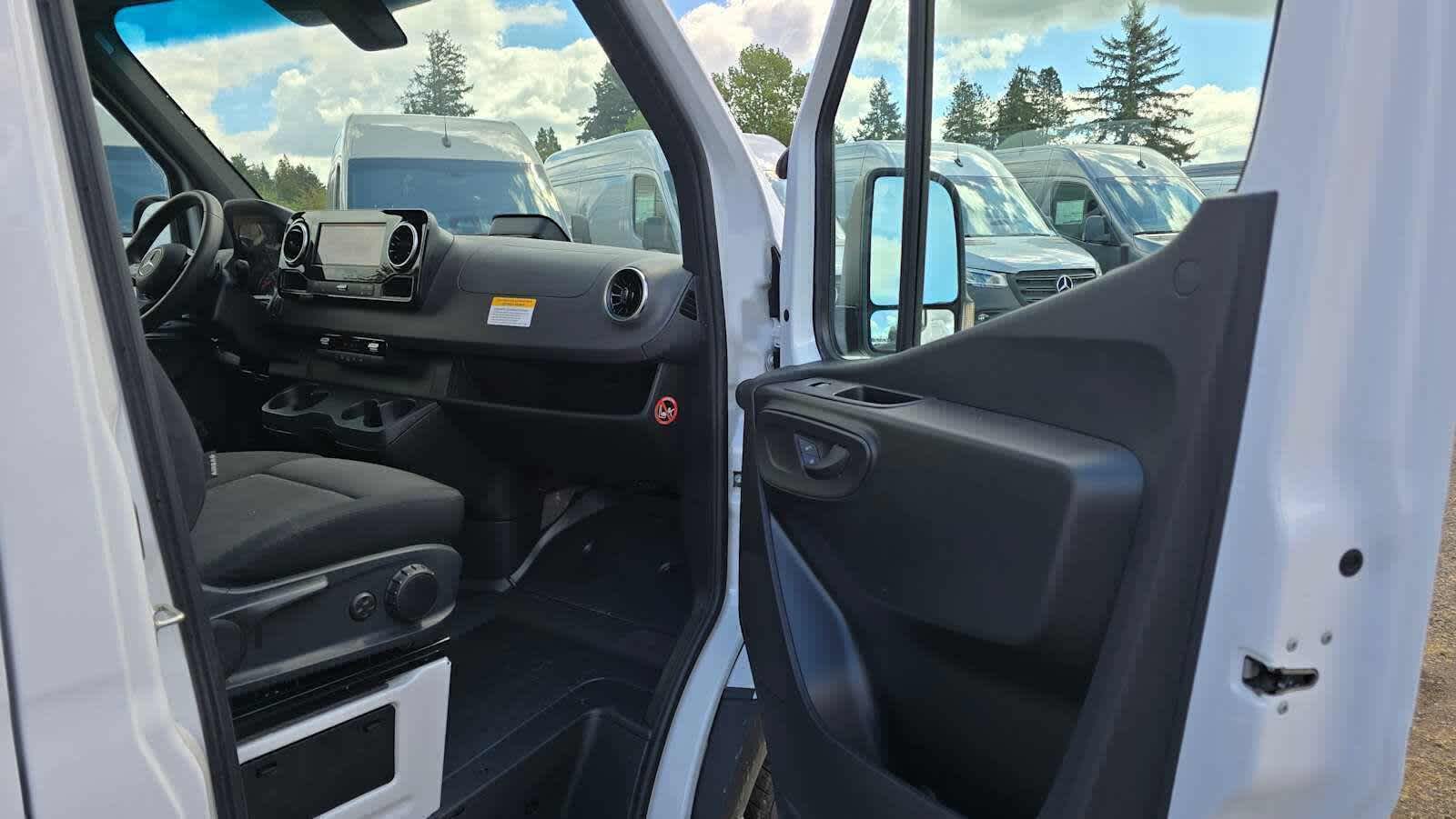 2025 Mercedes-Benz Sprinter Cargo Van 2500 High Roof I4 Diesel HO 170 RWD