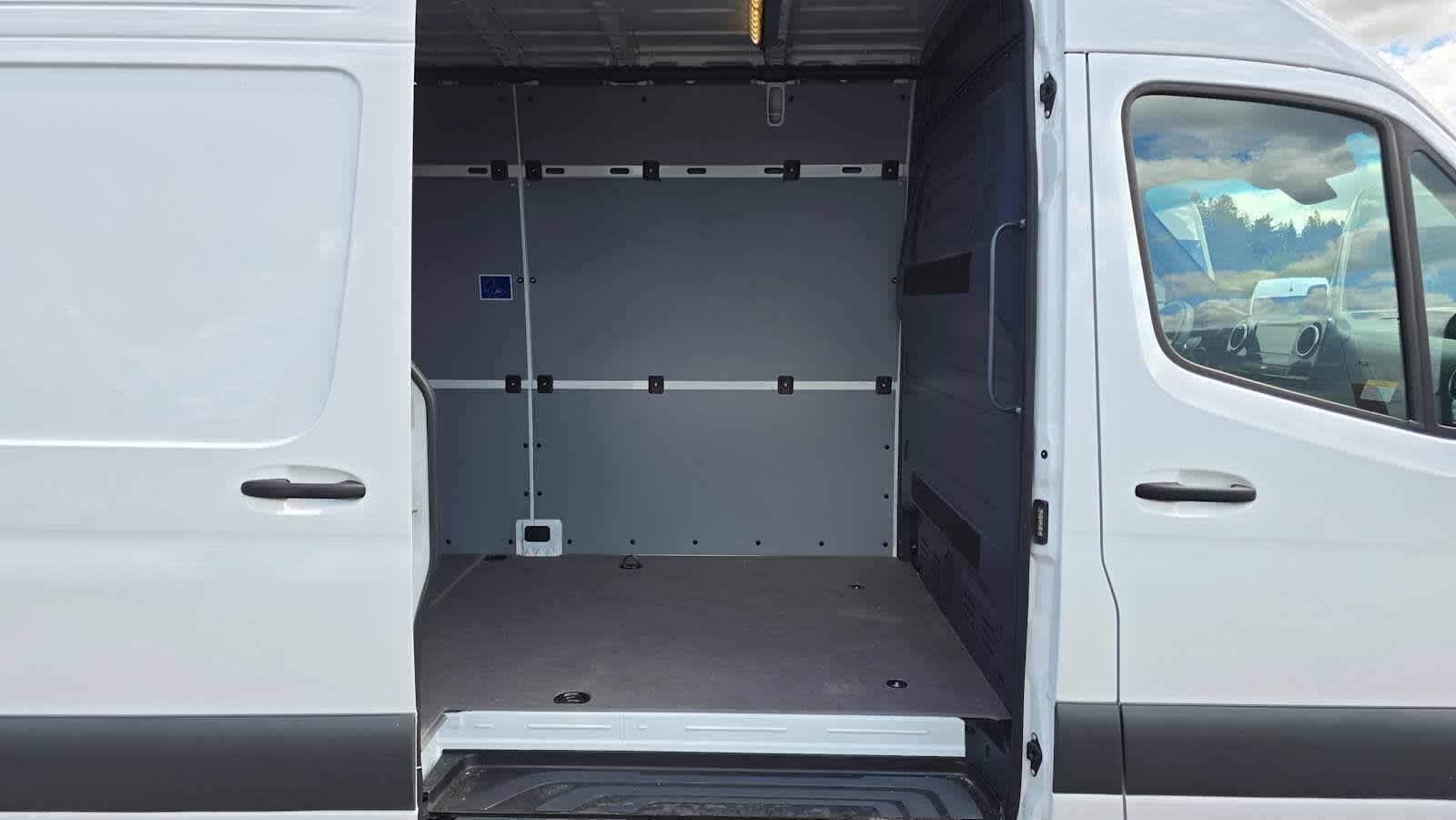 2025 Mercedes-Benz Sprinter Cargo Van 2500 High Roof I4 Diesel HO 170 RWD