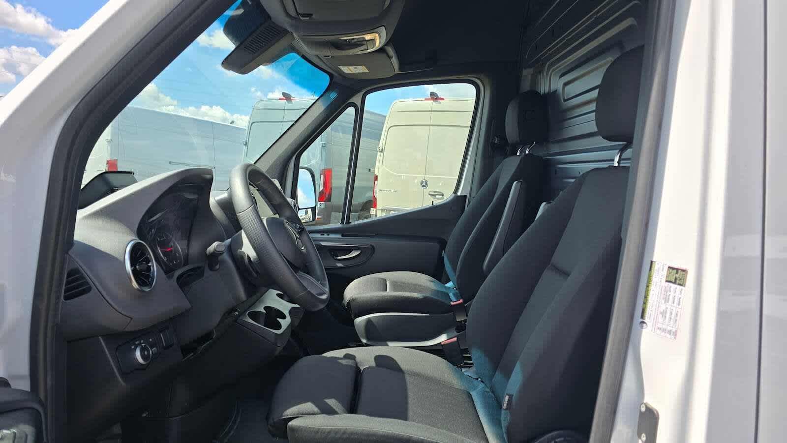 2025 Mercedes-Benz Sprinter Cargo Van 2500 High Roof I4 Diesel HO 170 RWD