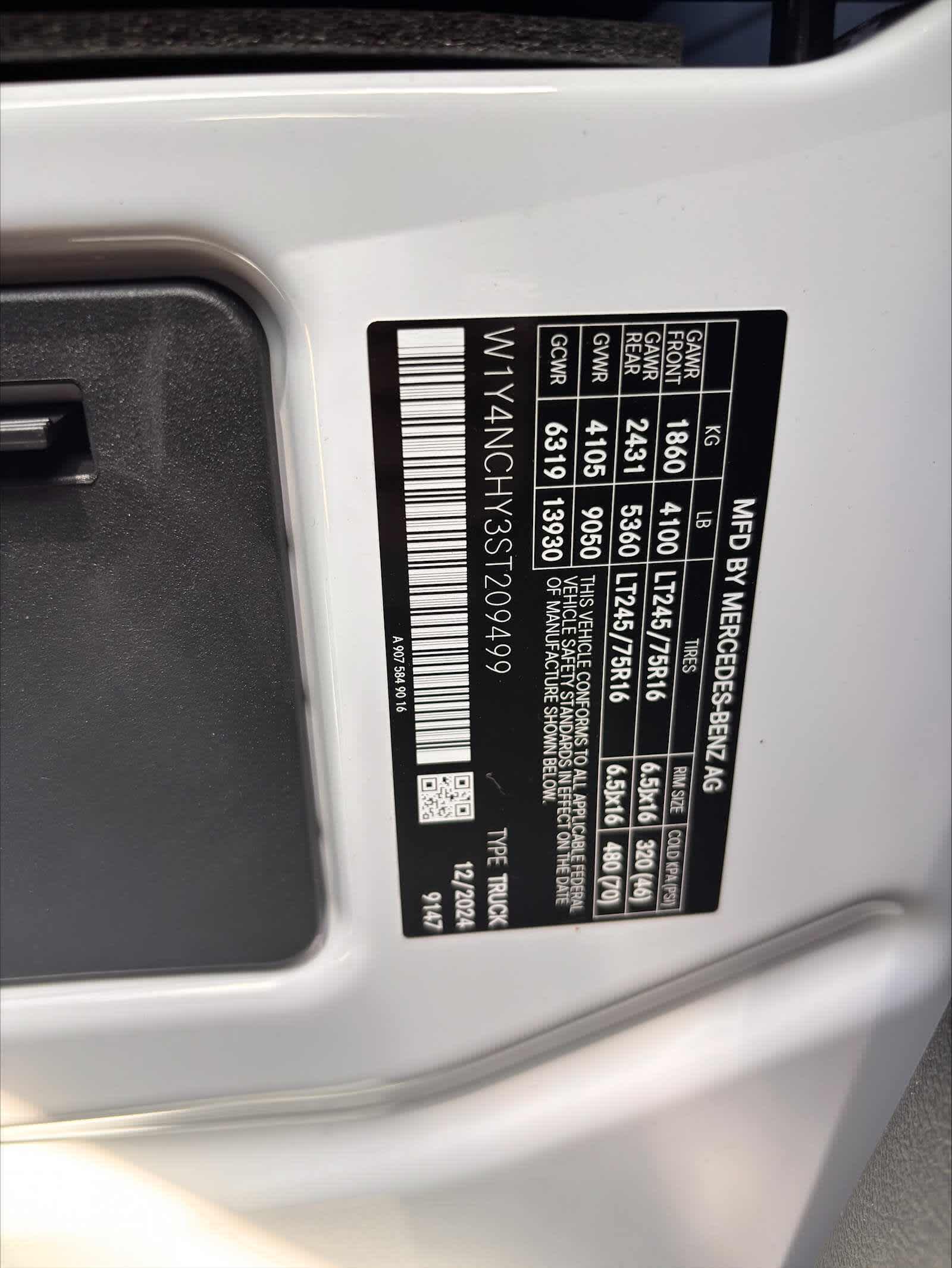 2025 Mercedes-Benz Sprinter Cargo Van 2500 High Roof I4 Diesel HO 170 RWD
