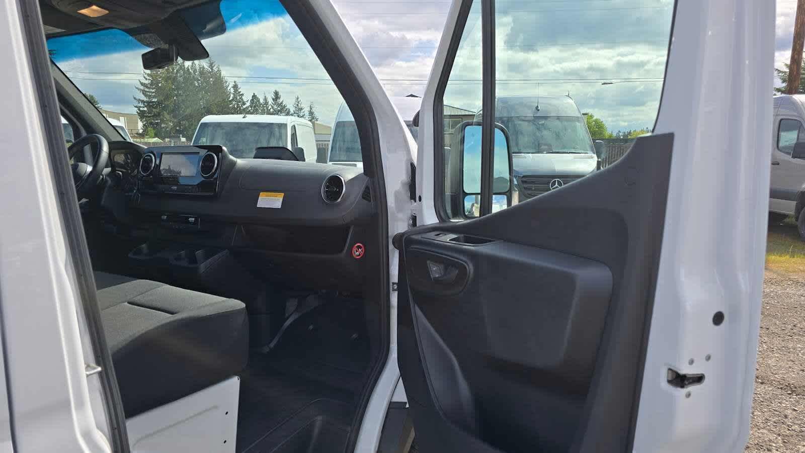 2025 Mercedes-Benz Sprinter Cargo Van 2500 High Roof I4 Diesel HO 170 RWD