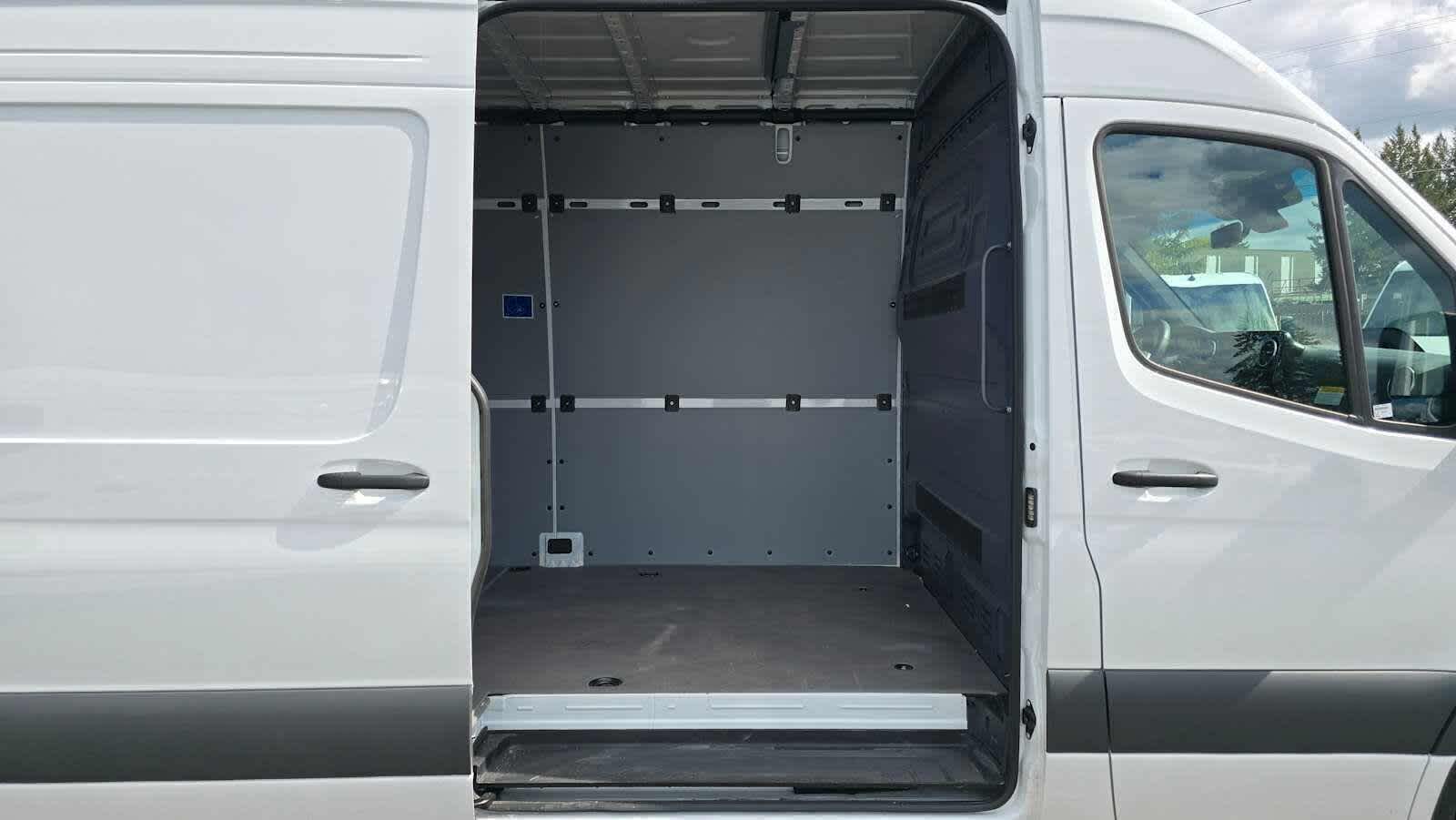 2025 Mercedes-Benz Sprinter Cargo Van 2500 High Roof I4 Diesel HO 170 RWD