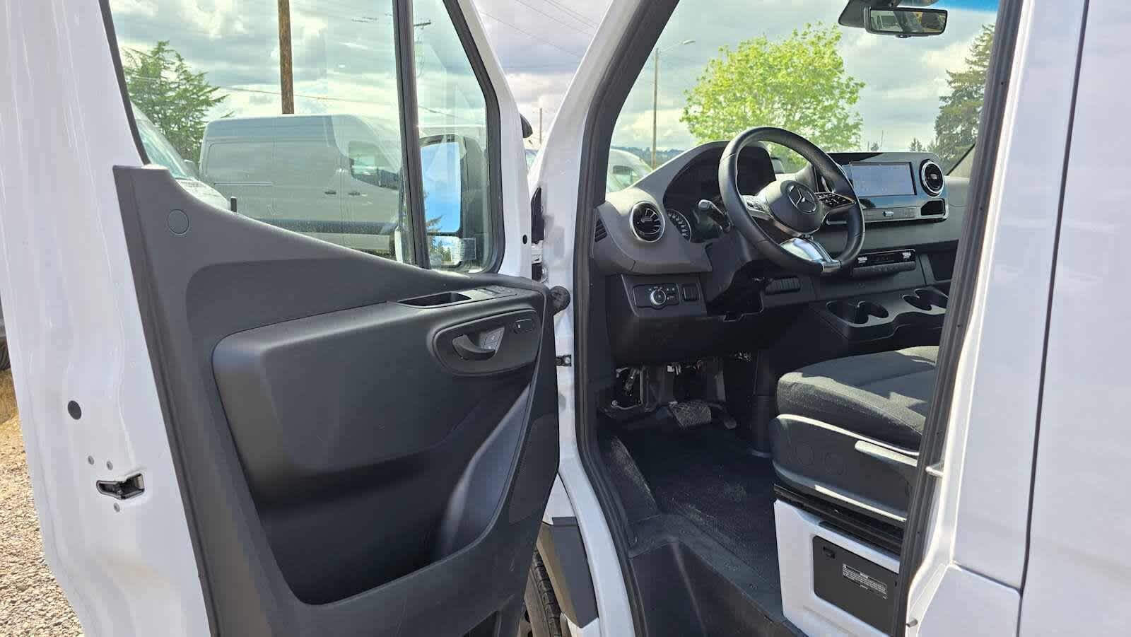 2025 Mercedes-Benz Sprinter Cargo Van 2500 High Roof I4 Diesel HO 170 RWD