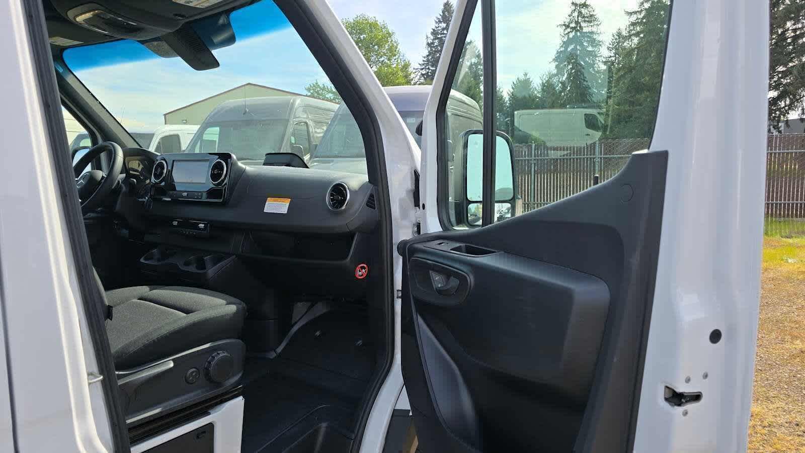 2025 Mercedes-Benz Sprinter Cargo Van 2500 High Roof I4 Diesel HO 170 RWD