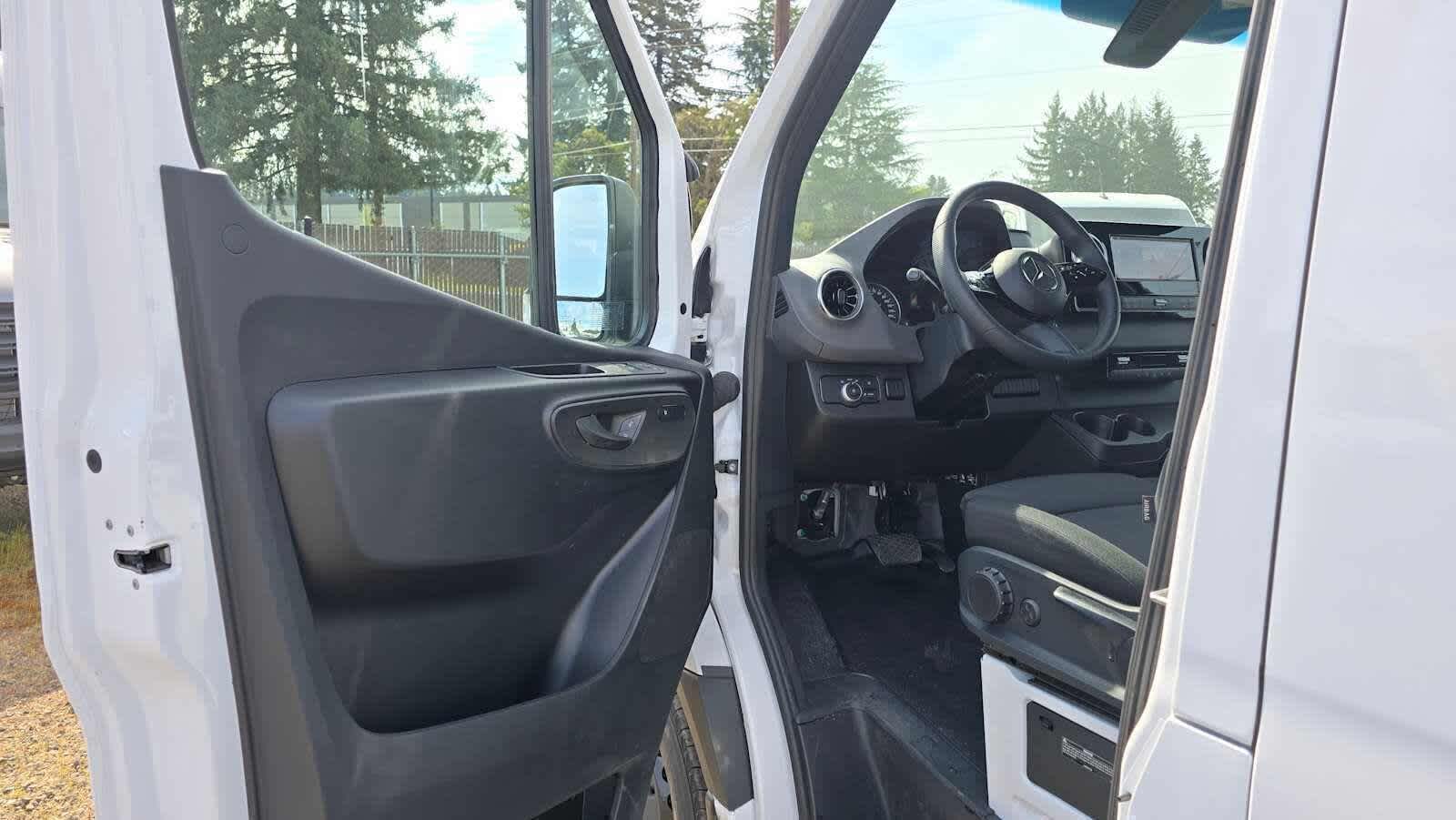 2025 Mercedes-Benz Sprinter Cargo Van 2500 High Roof I4 Diesel HO 170 RWD