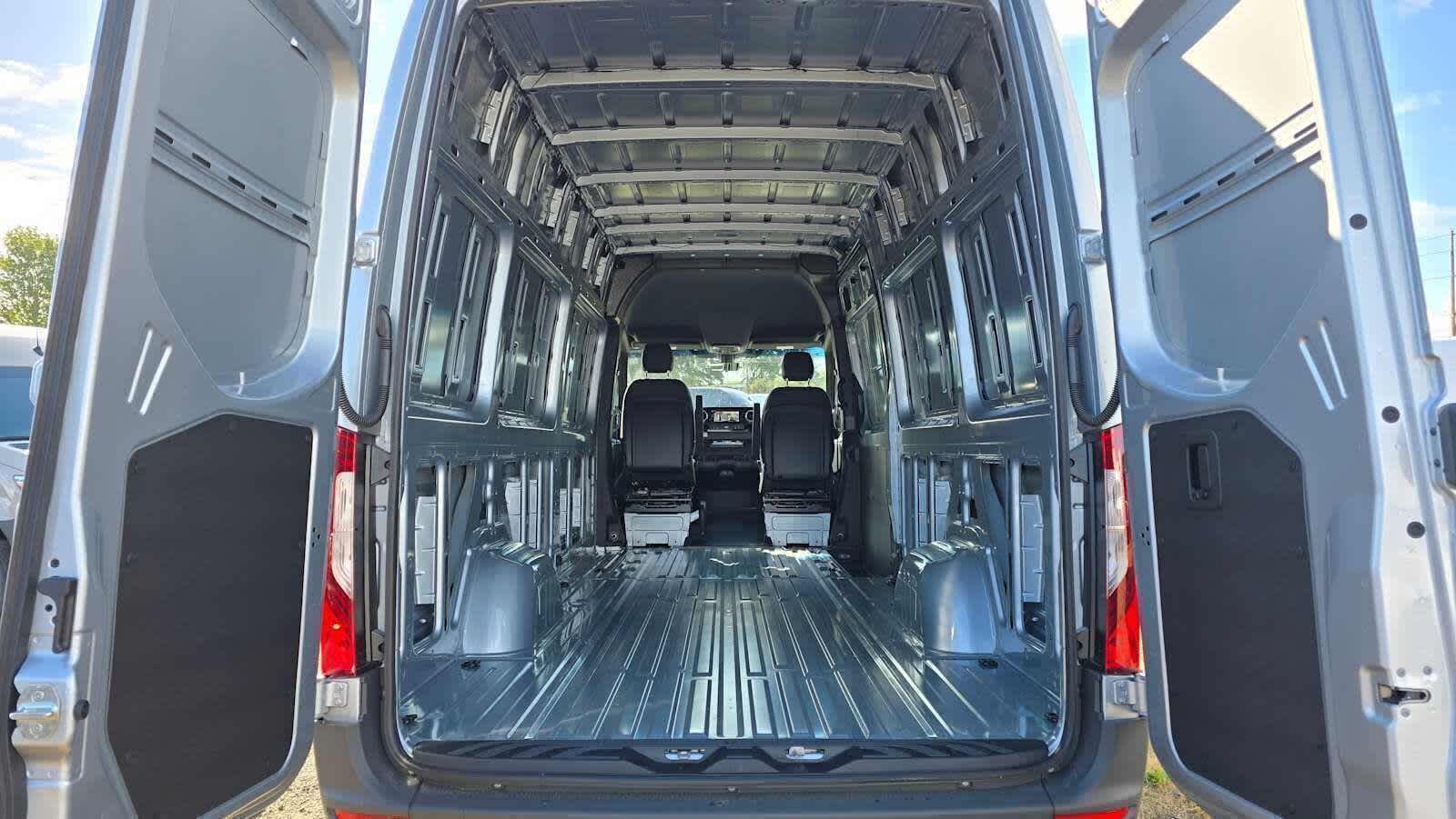 2026 Mercedes-Benz Sprinter 2500 High Roof I4 Diesel HO 170 AWD