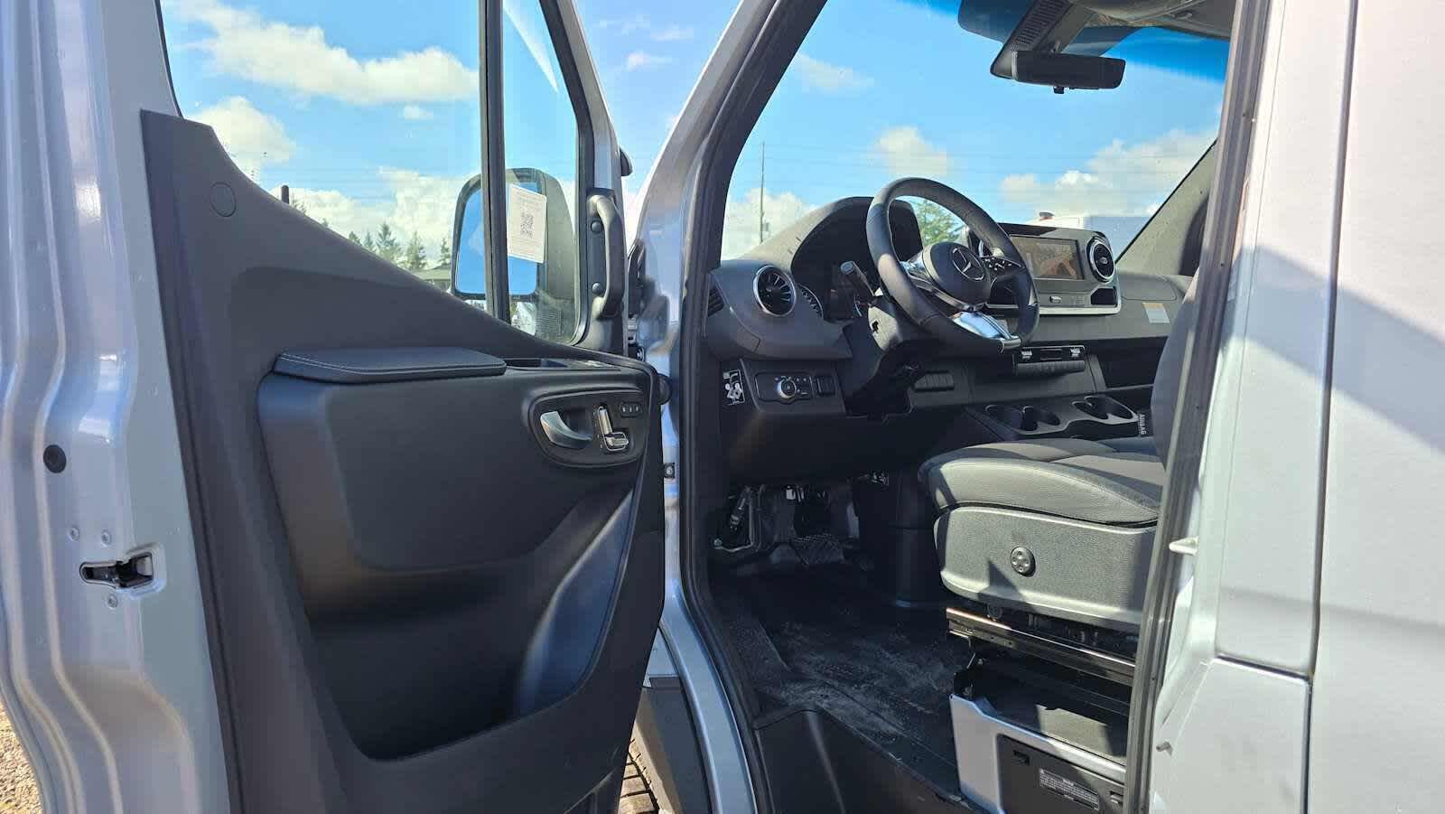 2026 Mercedes-Benz Sprinter 2500 High Roof I4 Diesel HO 170 AWD