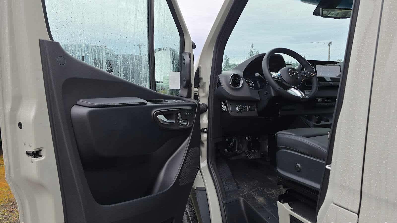 2026 Mercedes-Benz Sprinter 2500 High Roof I4 Diesel HO 170 AWD