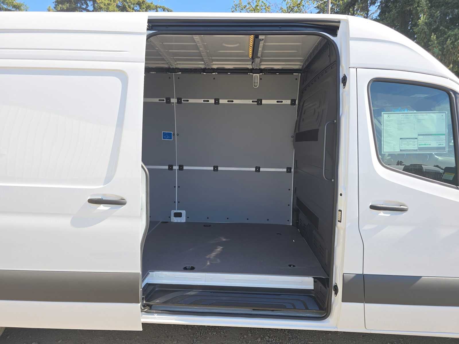 2026 Mercedes-Benz Sprinter Cargo Van 2500 High Roof I4 Diesel HO 170 Extended RWD