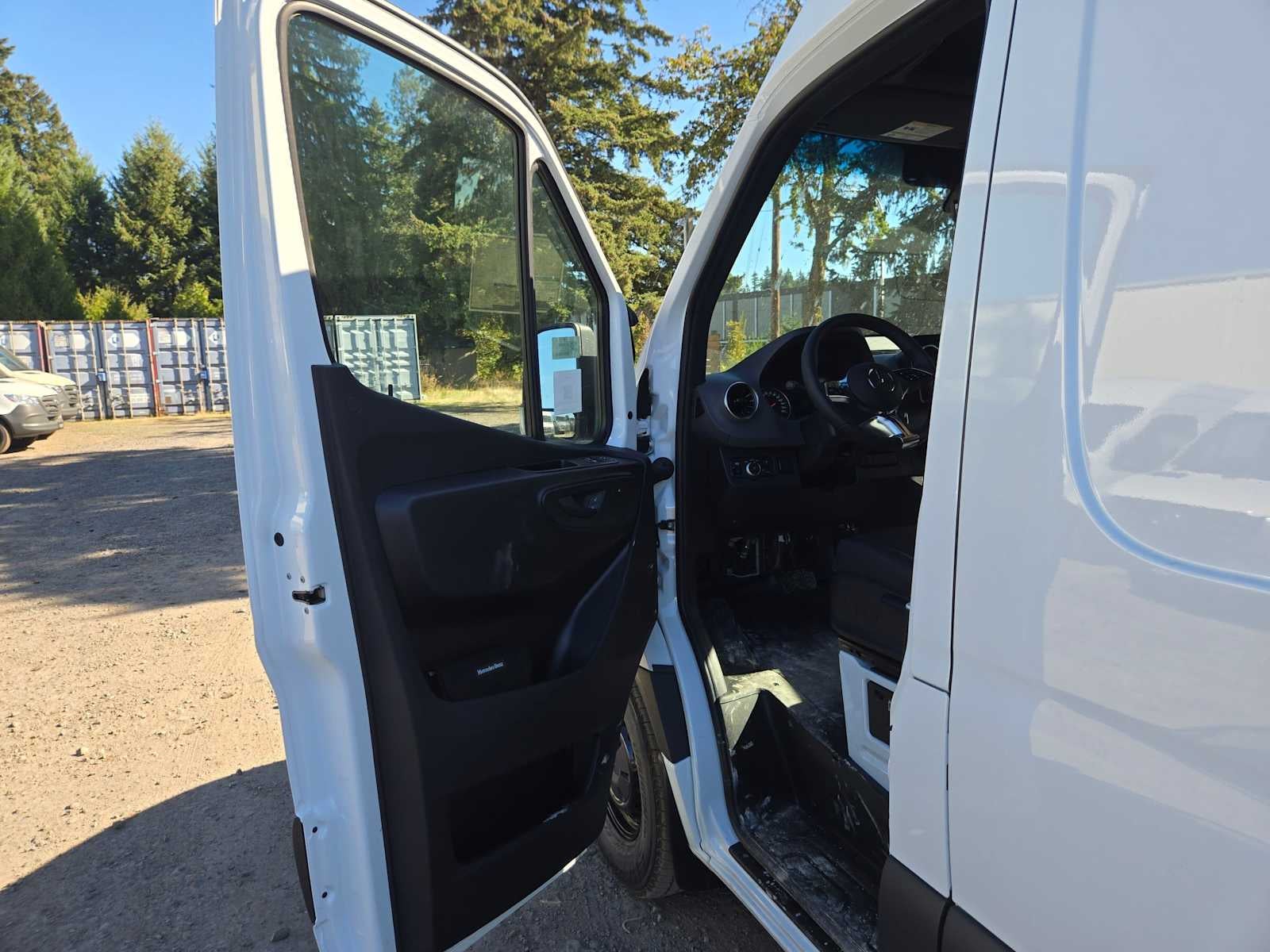 2026 Mercedes-Benz Sprinter Cargo 2500 High Roof I4 Diesel HO 170 Extended RWD