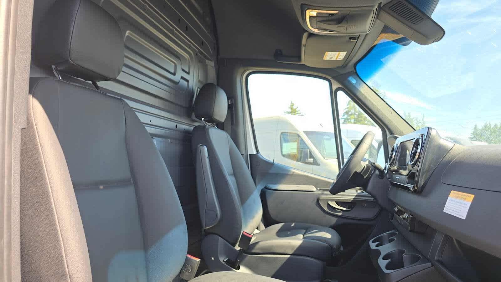 2026 Mercedes-Benz Sprinter Cargo Van 2500 High Roof I4 Diesel HO 170 Extended RWD